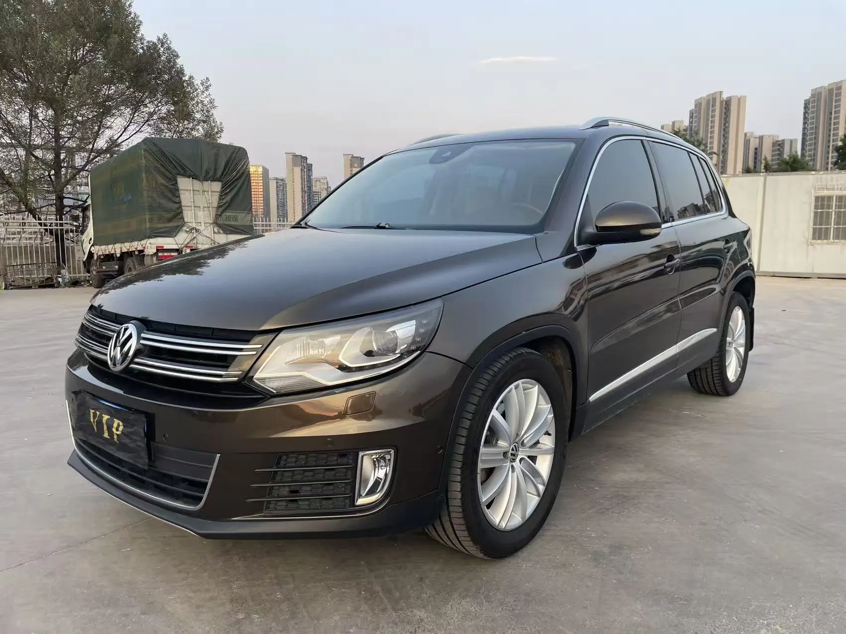 Volkswagen Tiguan (Tharu)