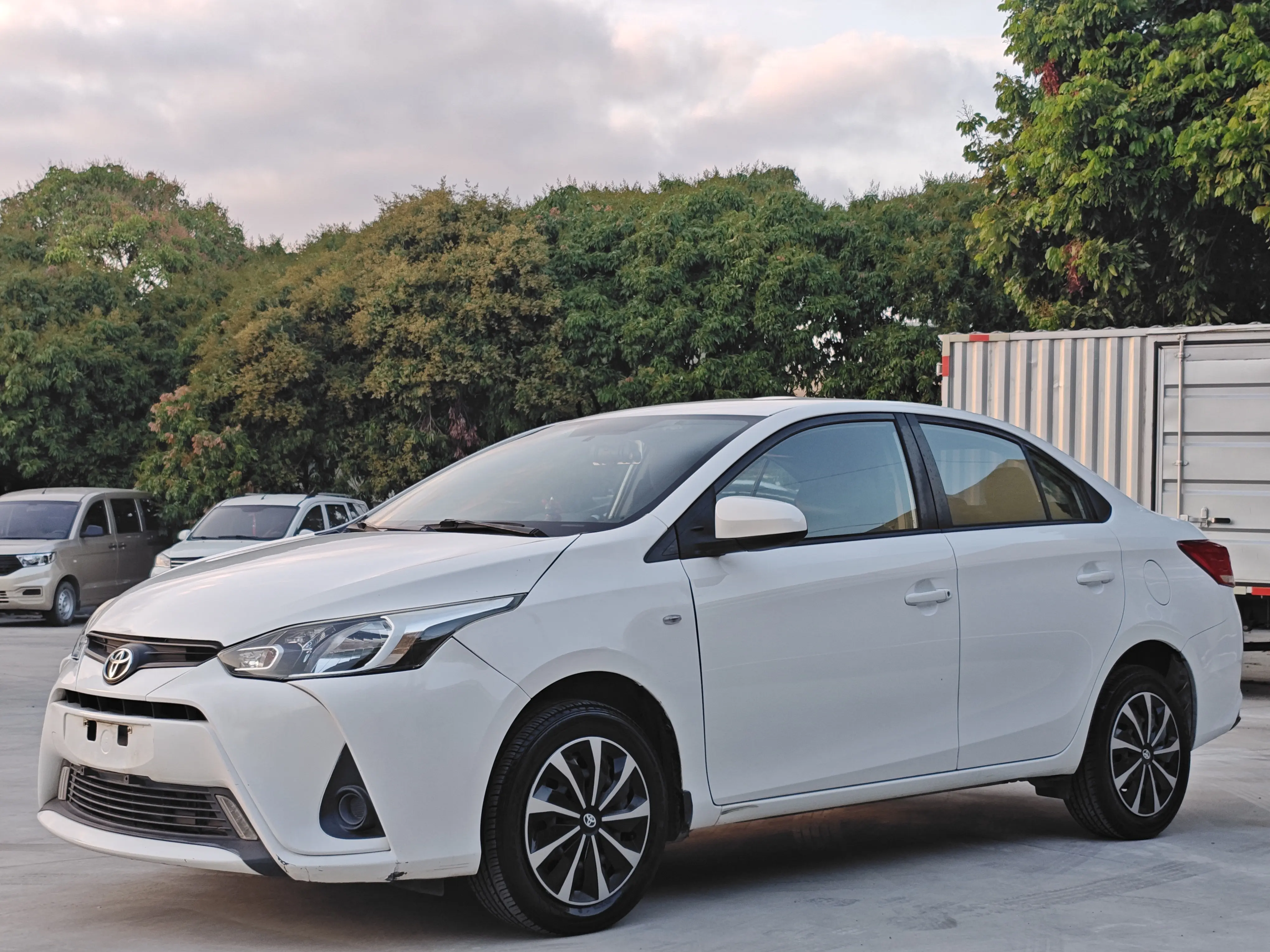 Toyota YARiS L Enjoy