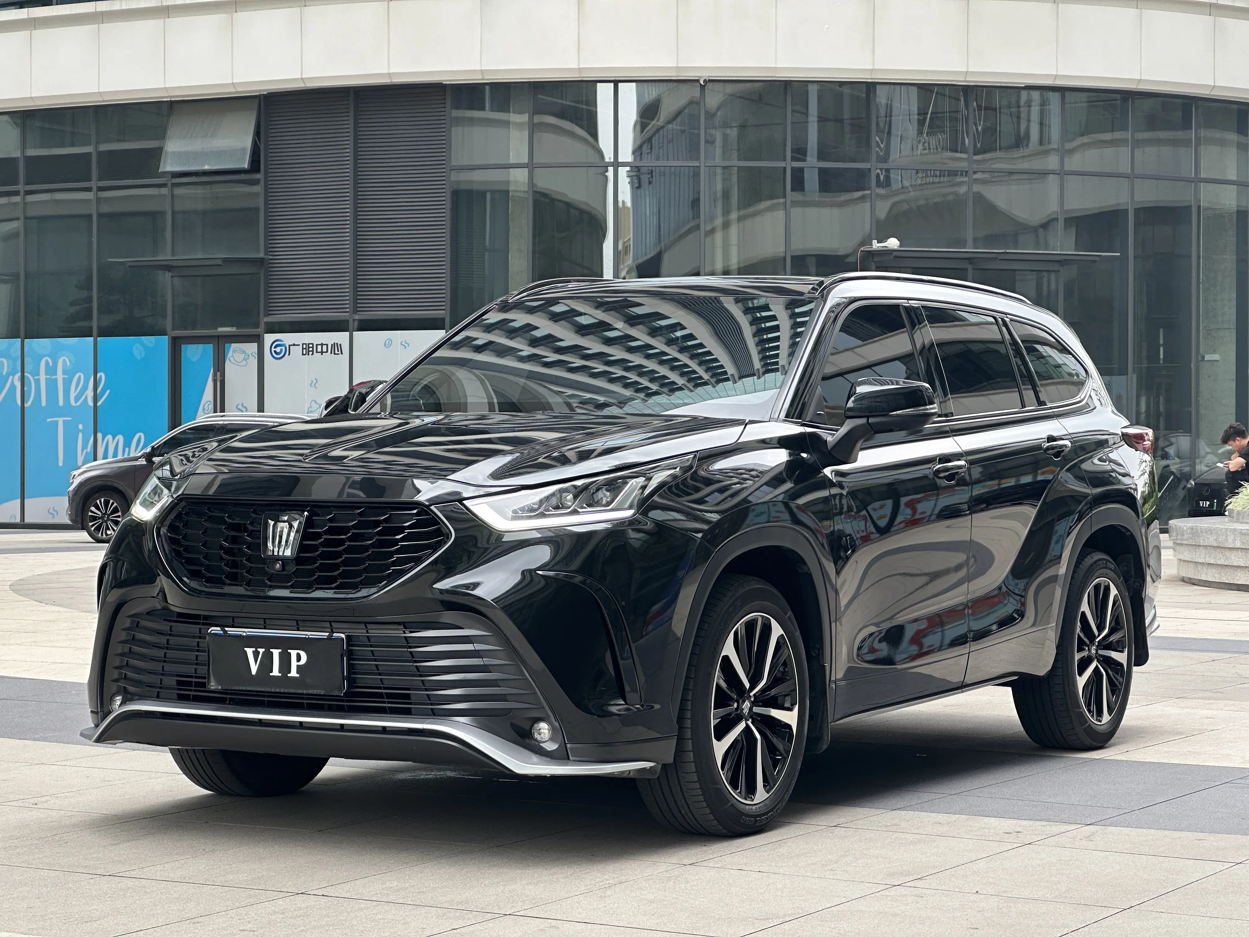 Toyota Crown Kluger