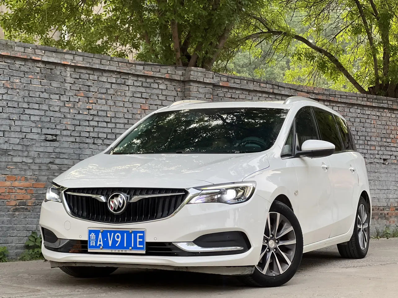 Buick GL6