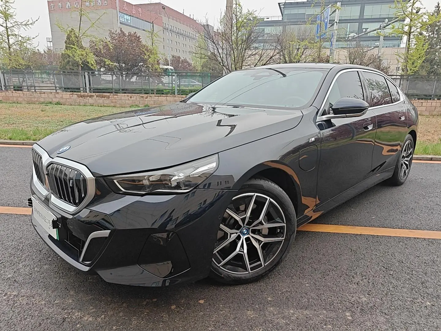 BMW i5