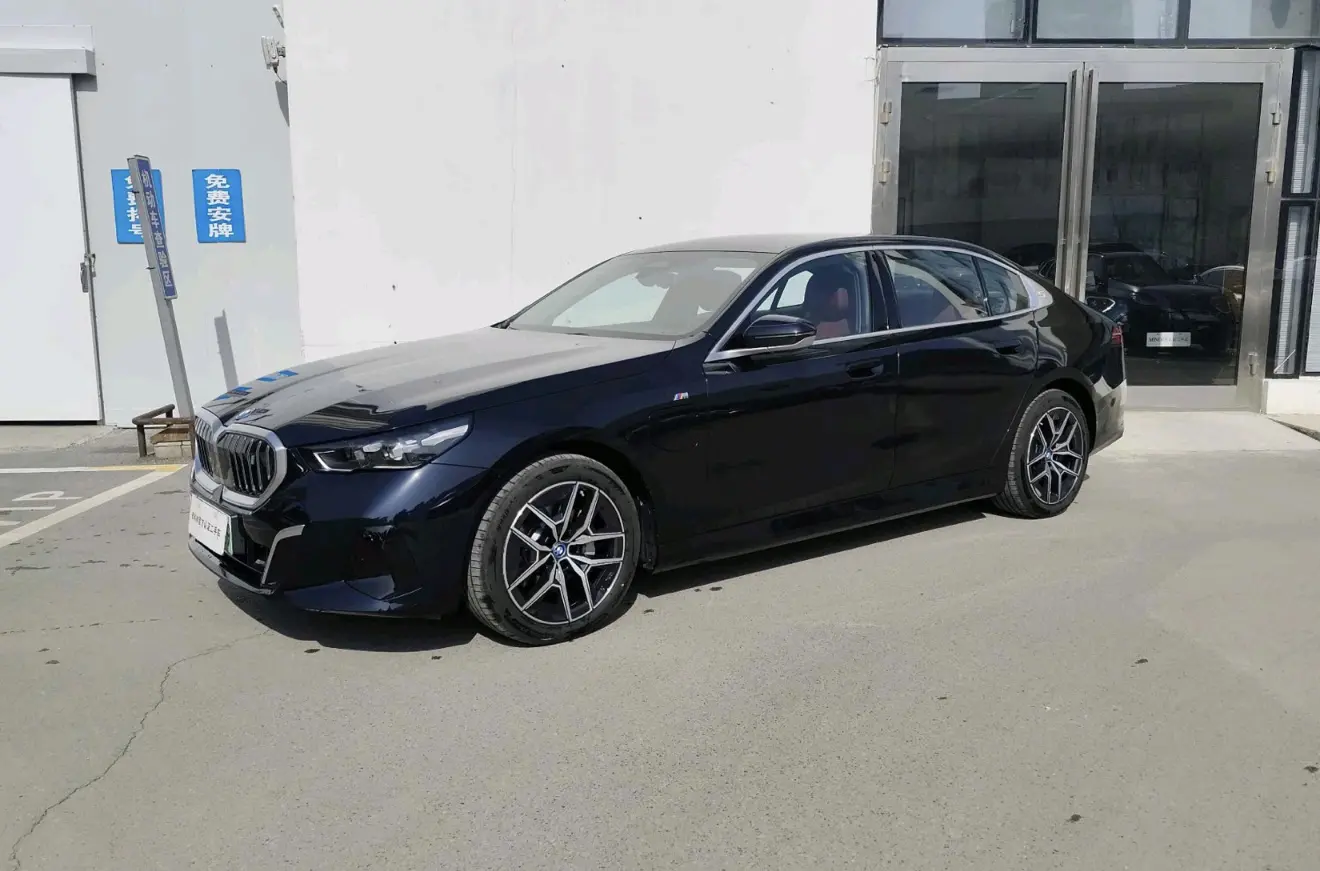 BMW i5