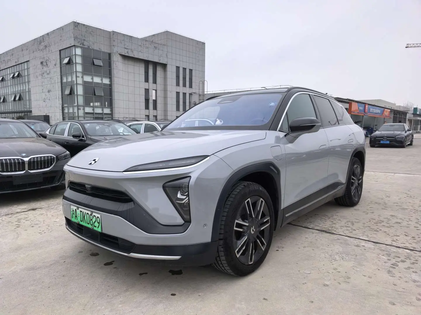 NIO ES6