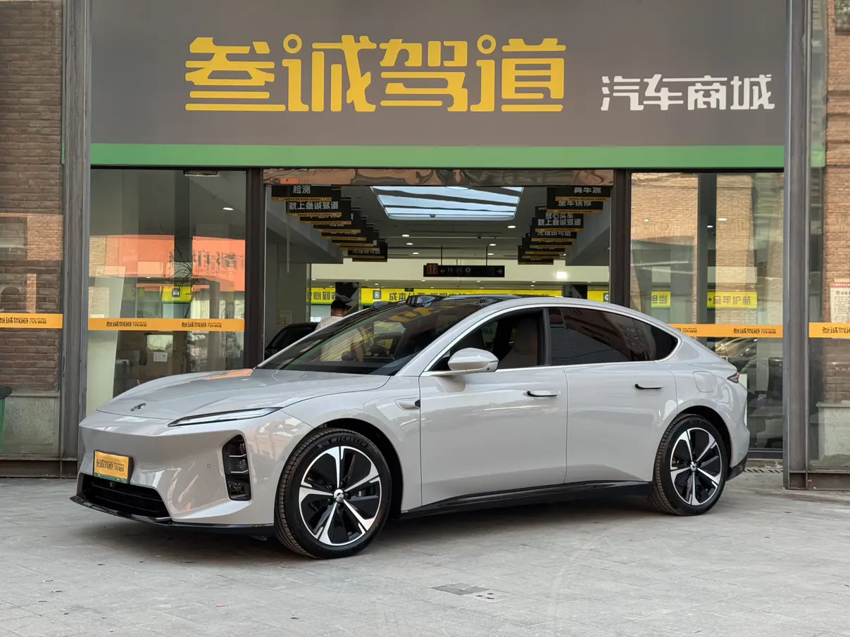 NIO ET5