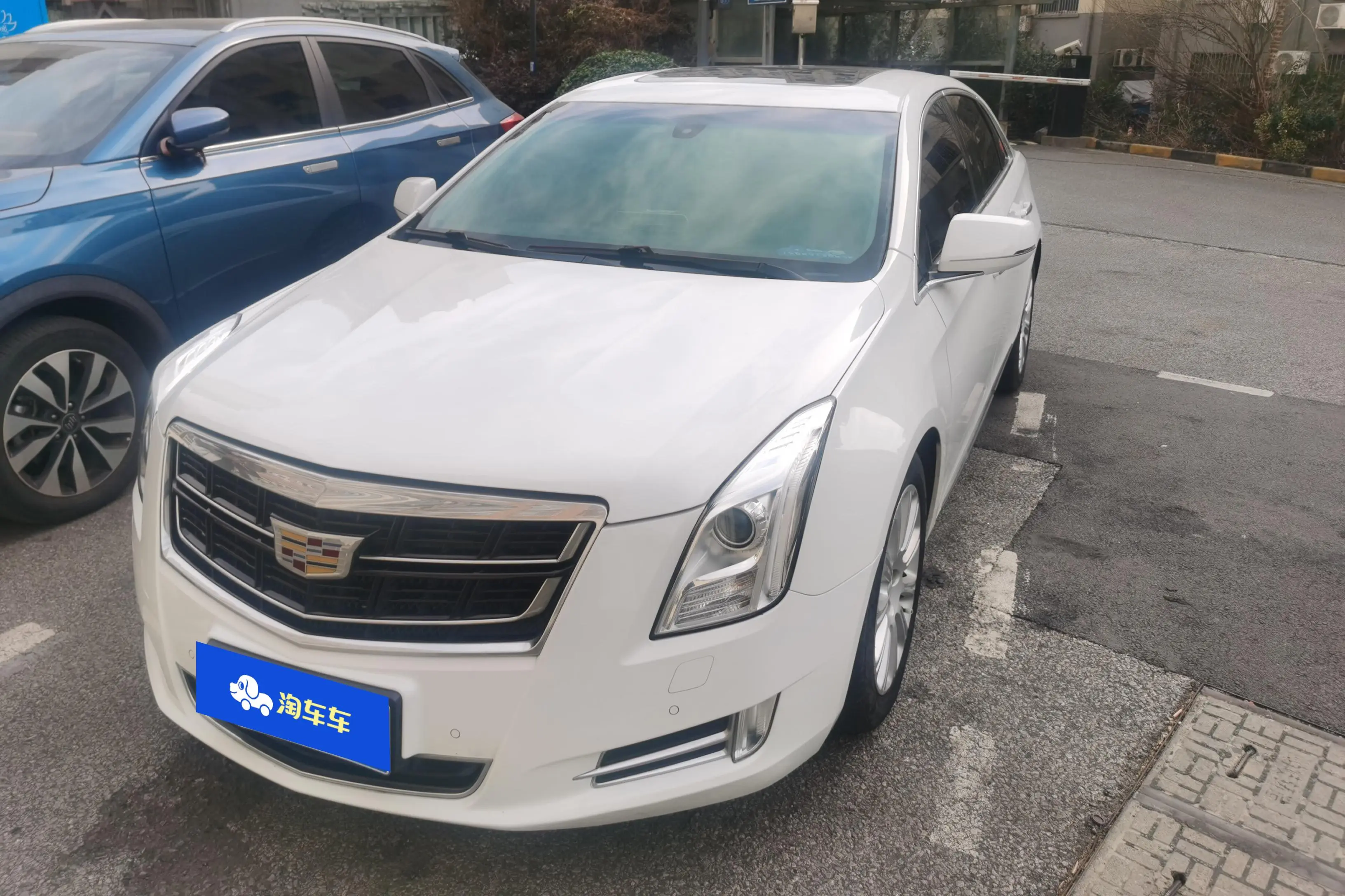 Cadillac XTS