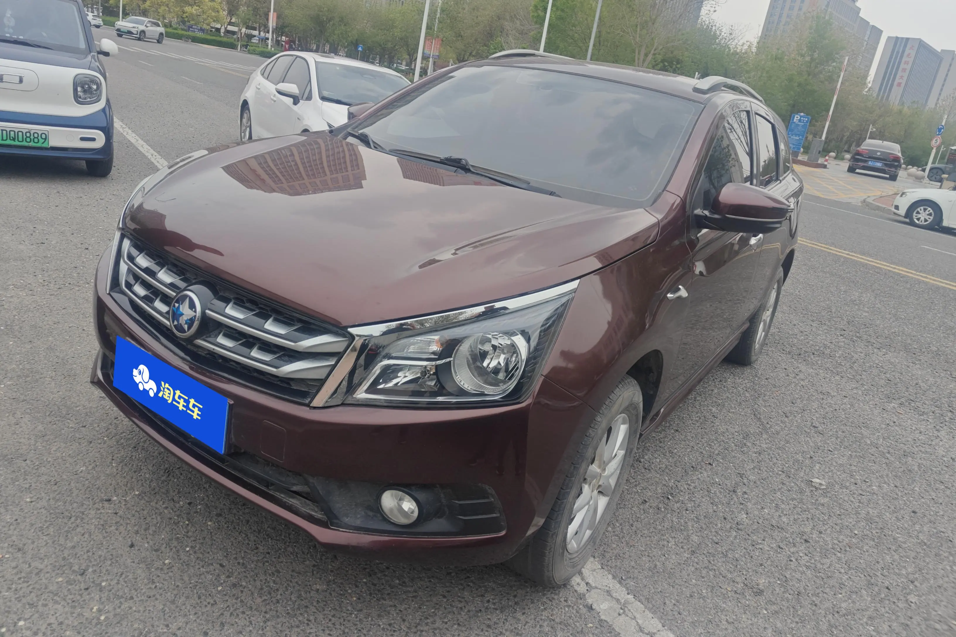 Kai Chen Venucia T70