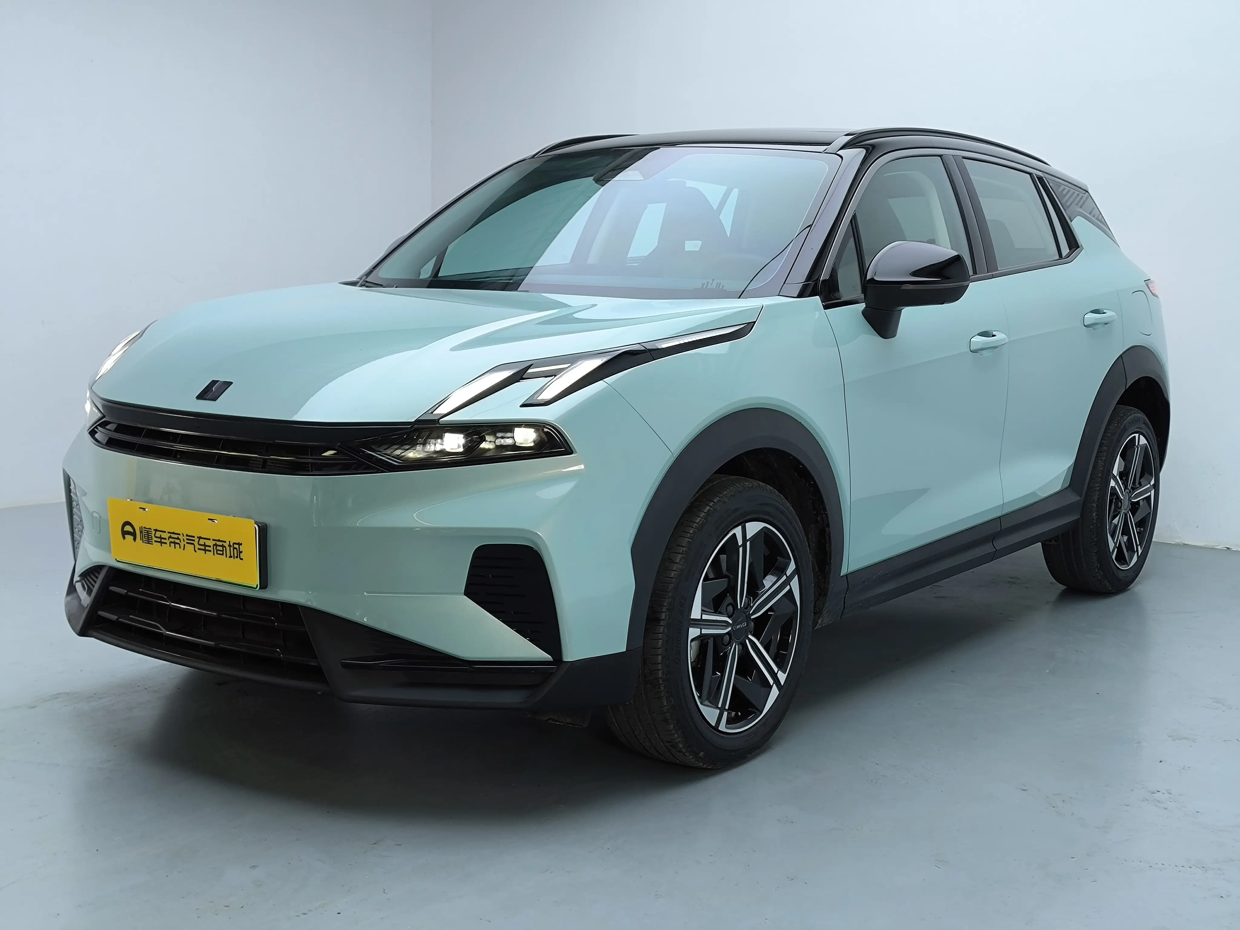 Lynk & Co 06 EM-P
