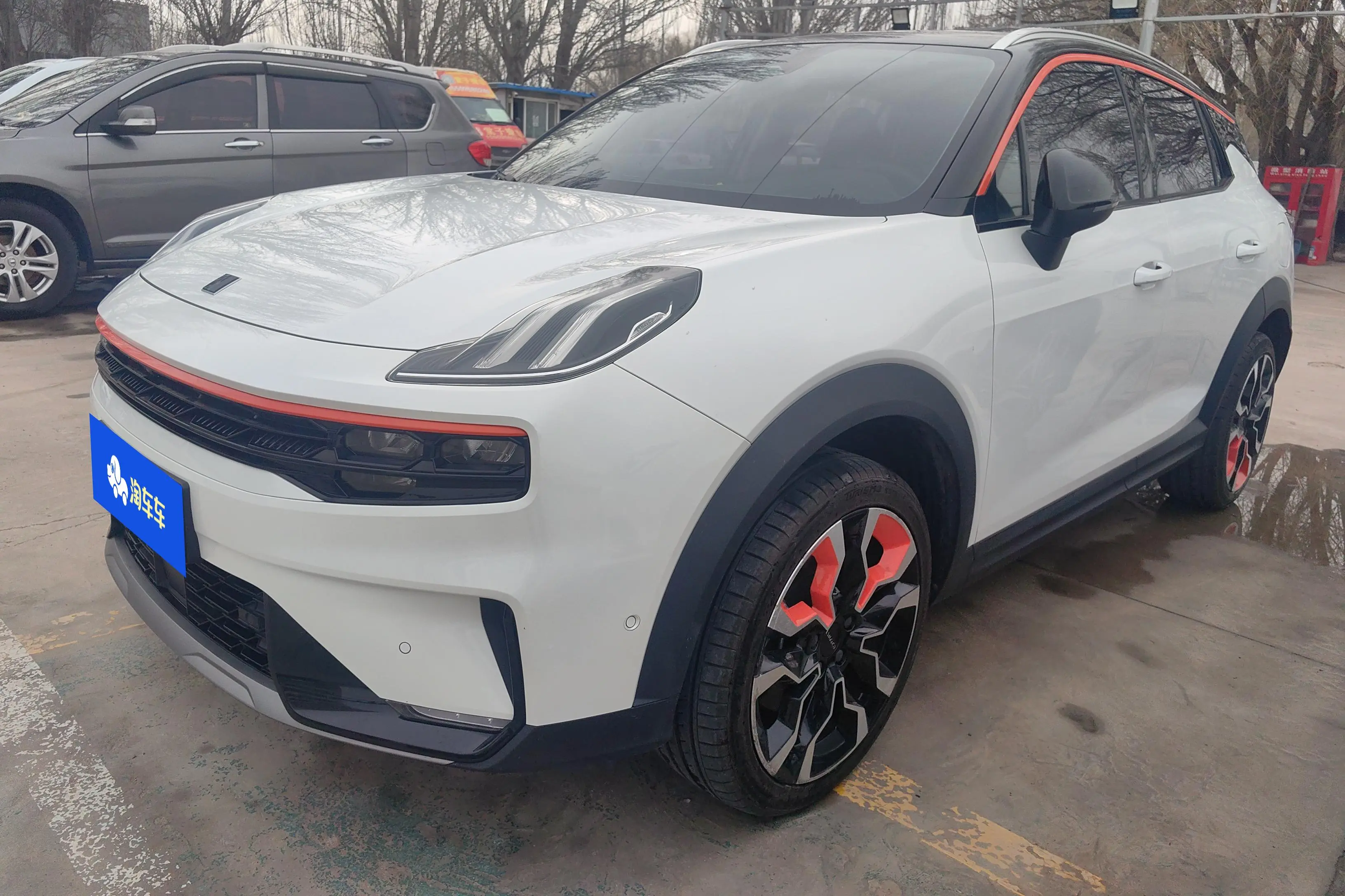 Lynk & Co 06