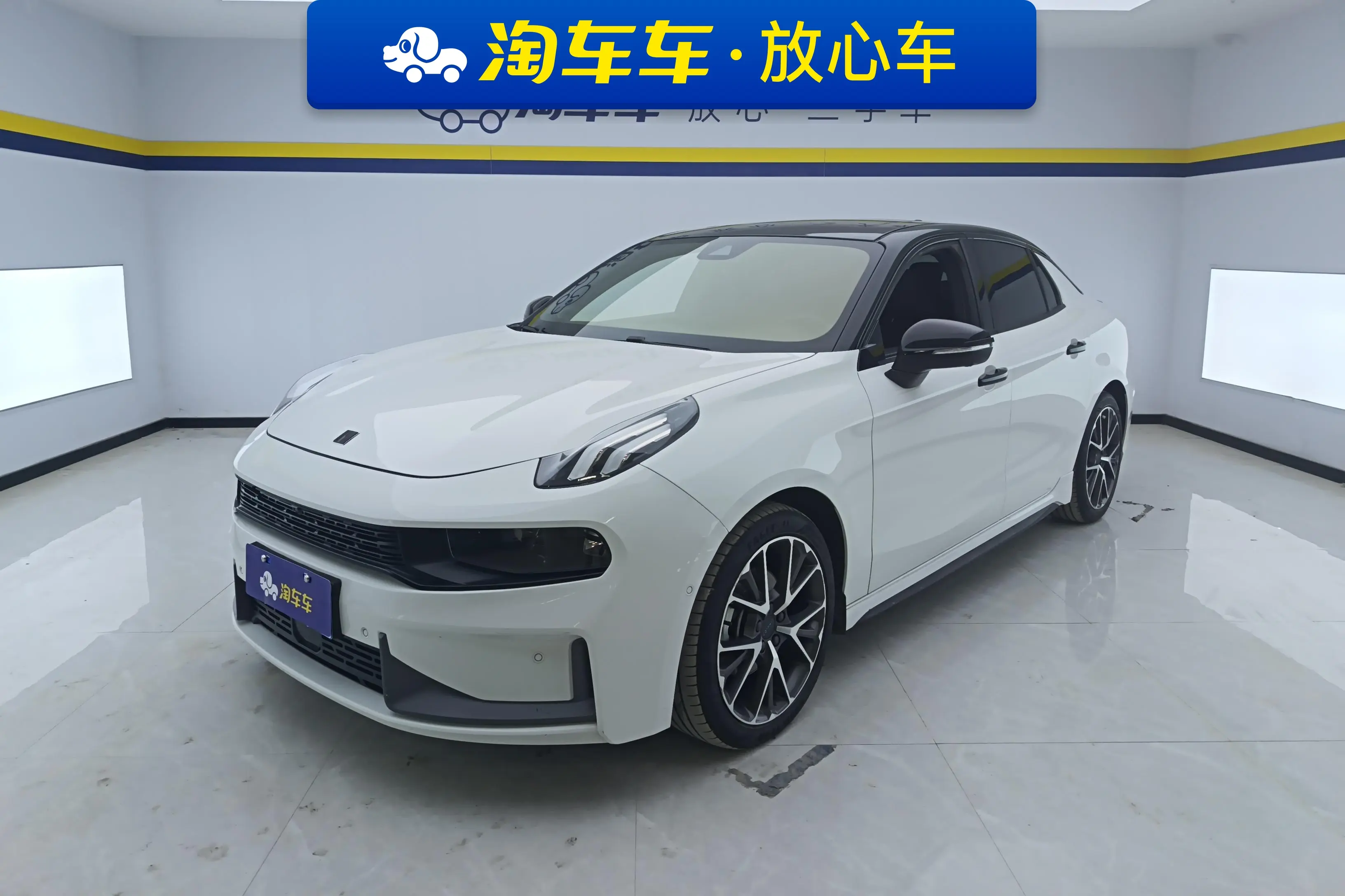 Lynk & Co 03