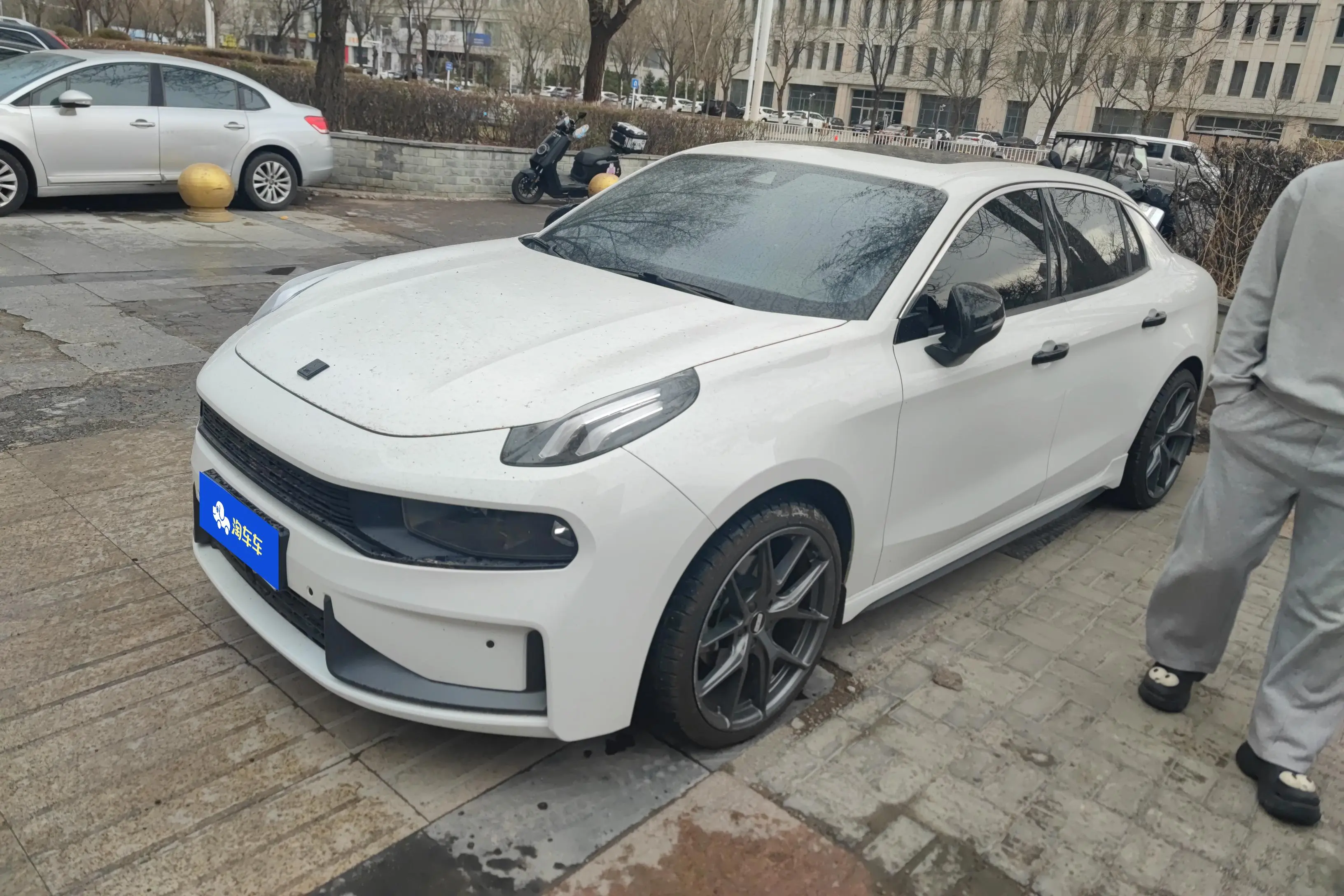 Lynk & Co 03
