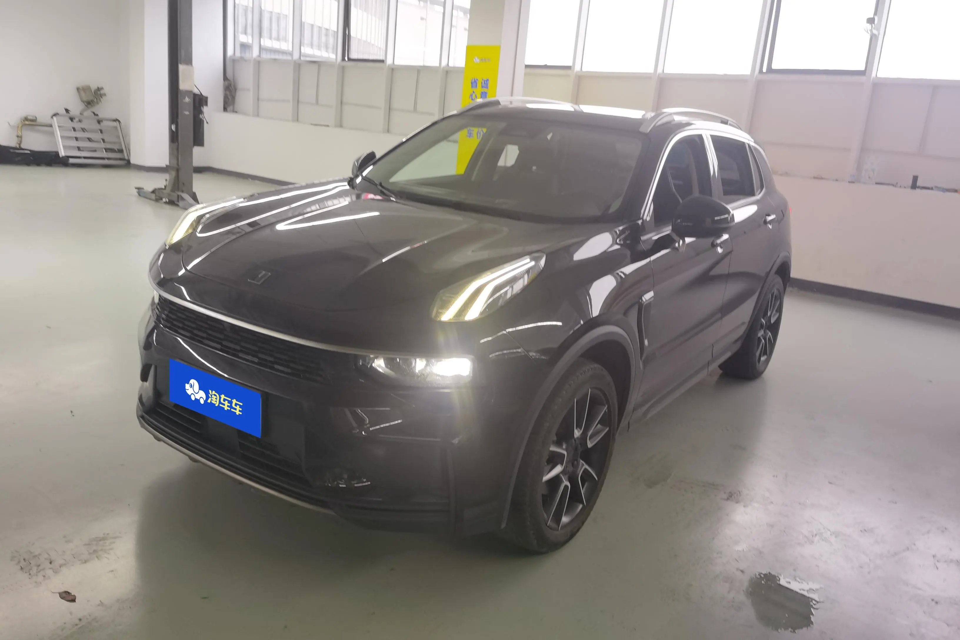 Lynk & Co 01