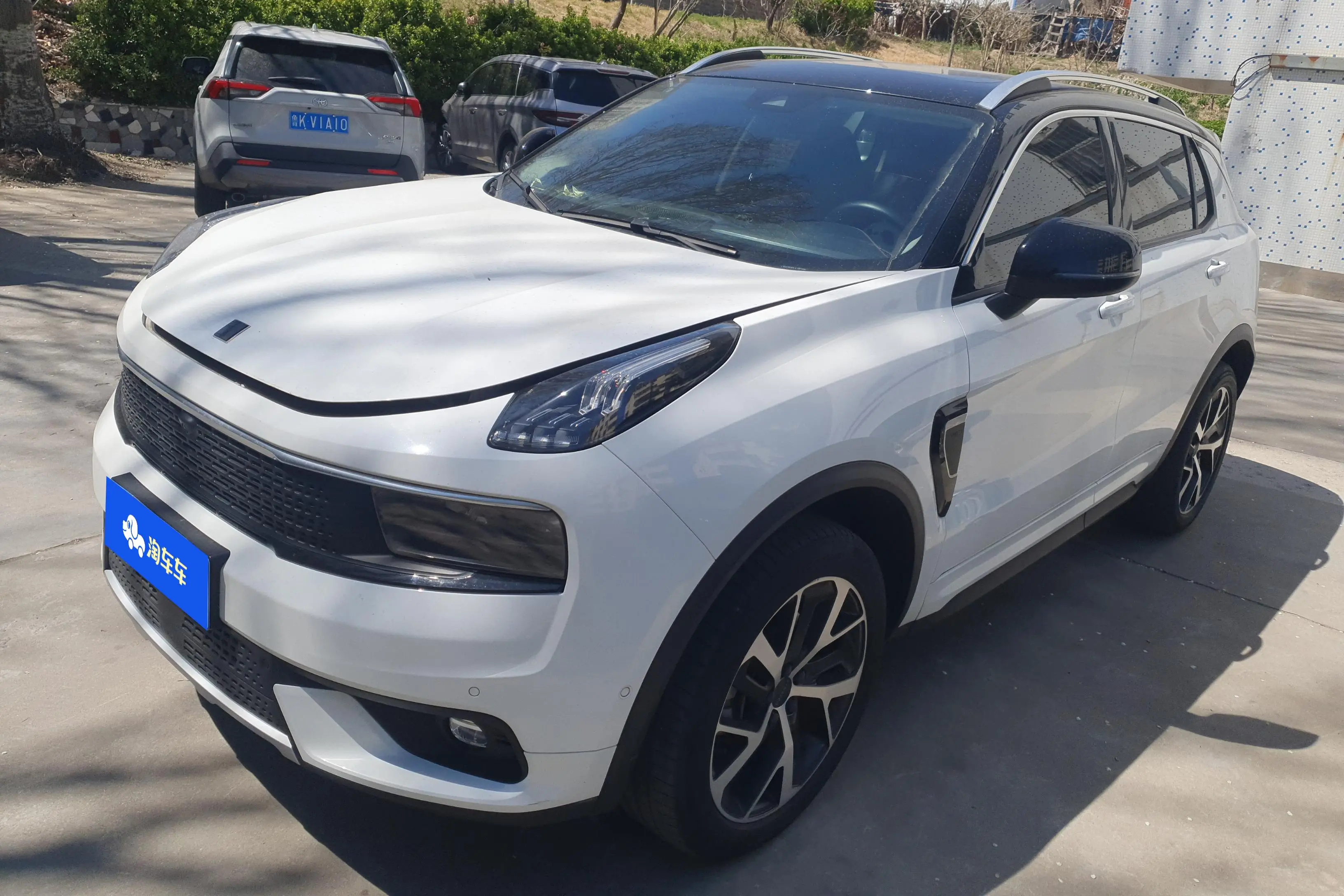 Lynk & Co 01