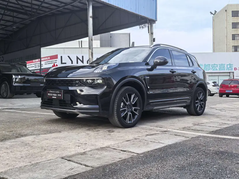 Lynk & Co 01