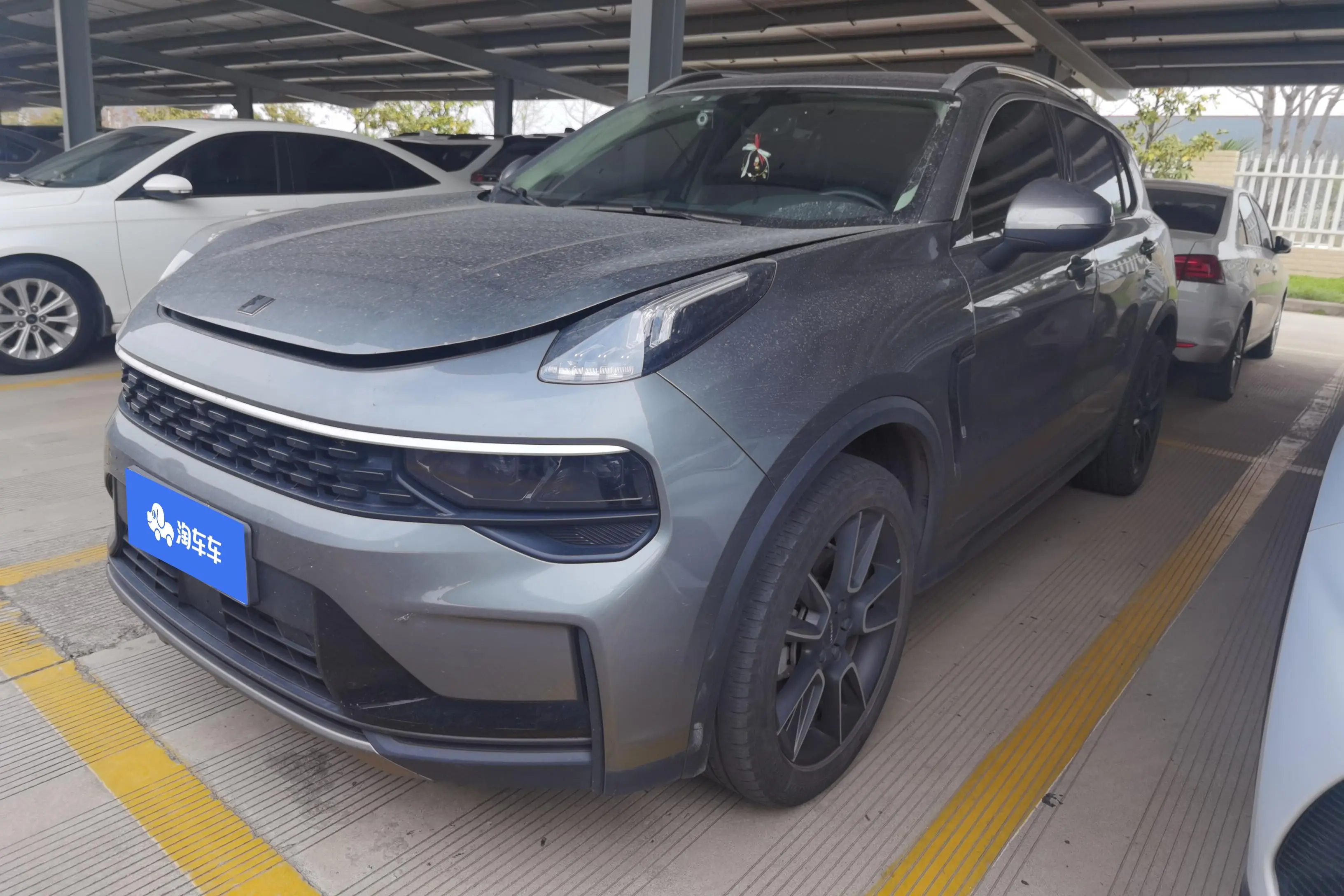 Lynk & Co 01