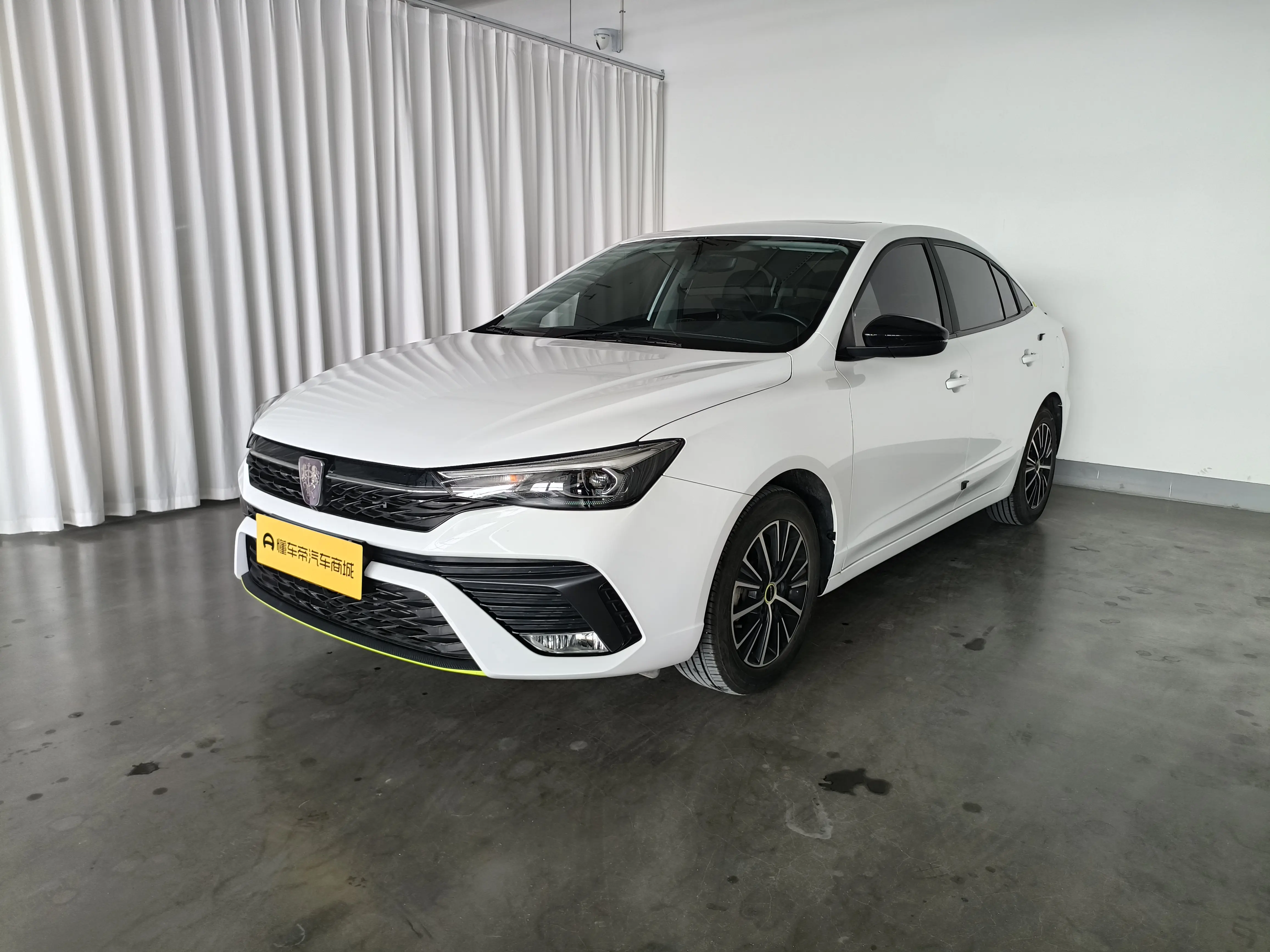 Roewe i5