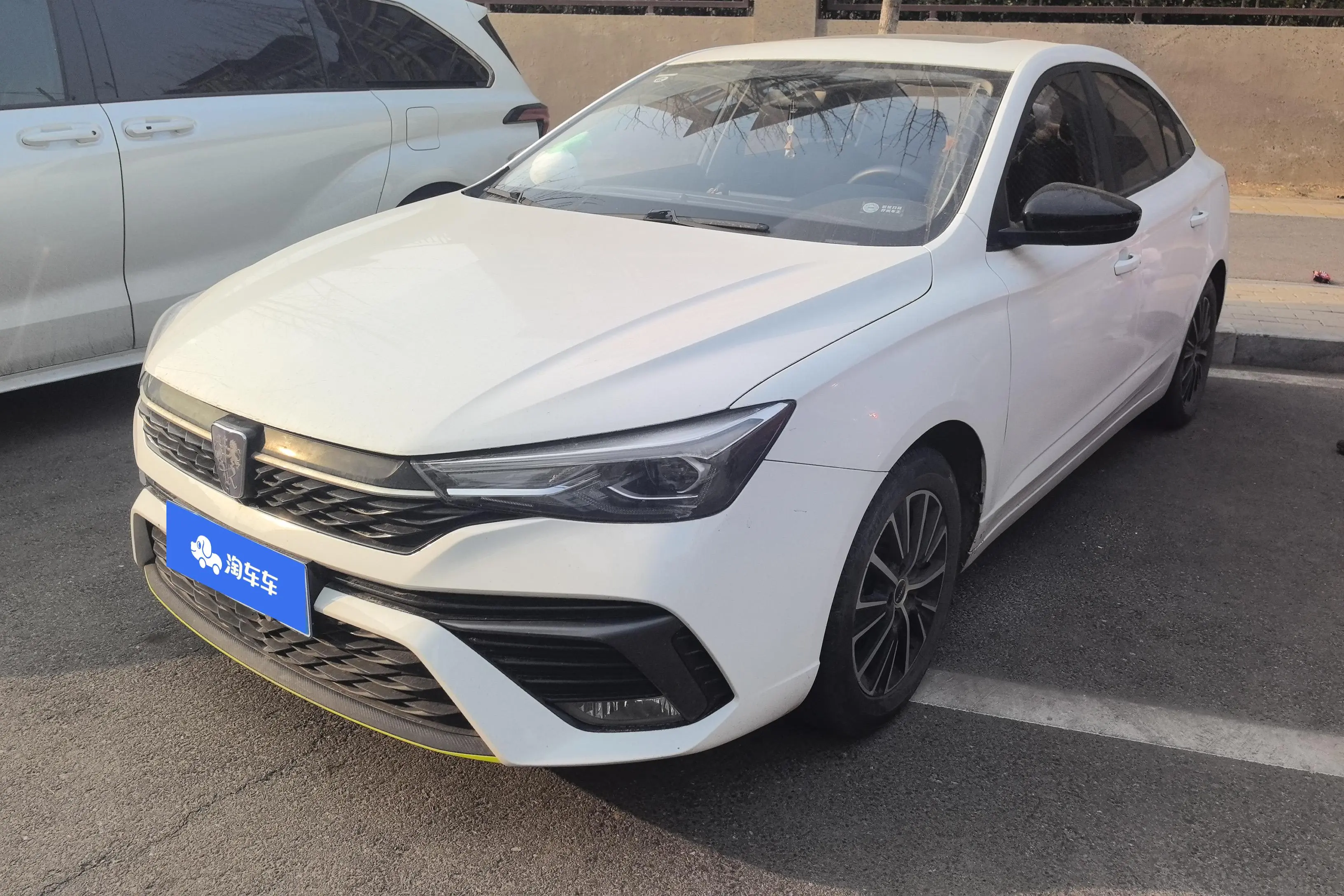 Roewe i5