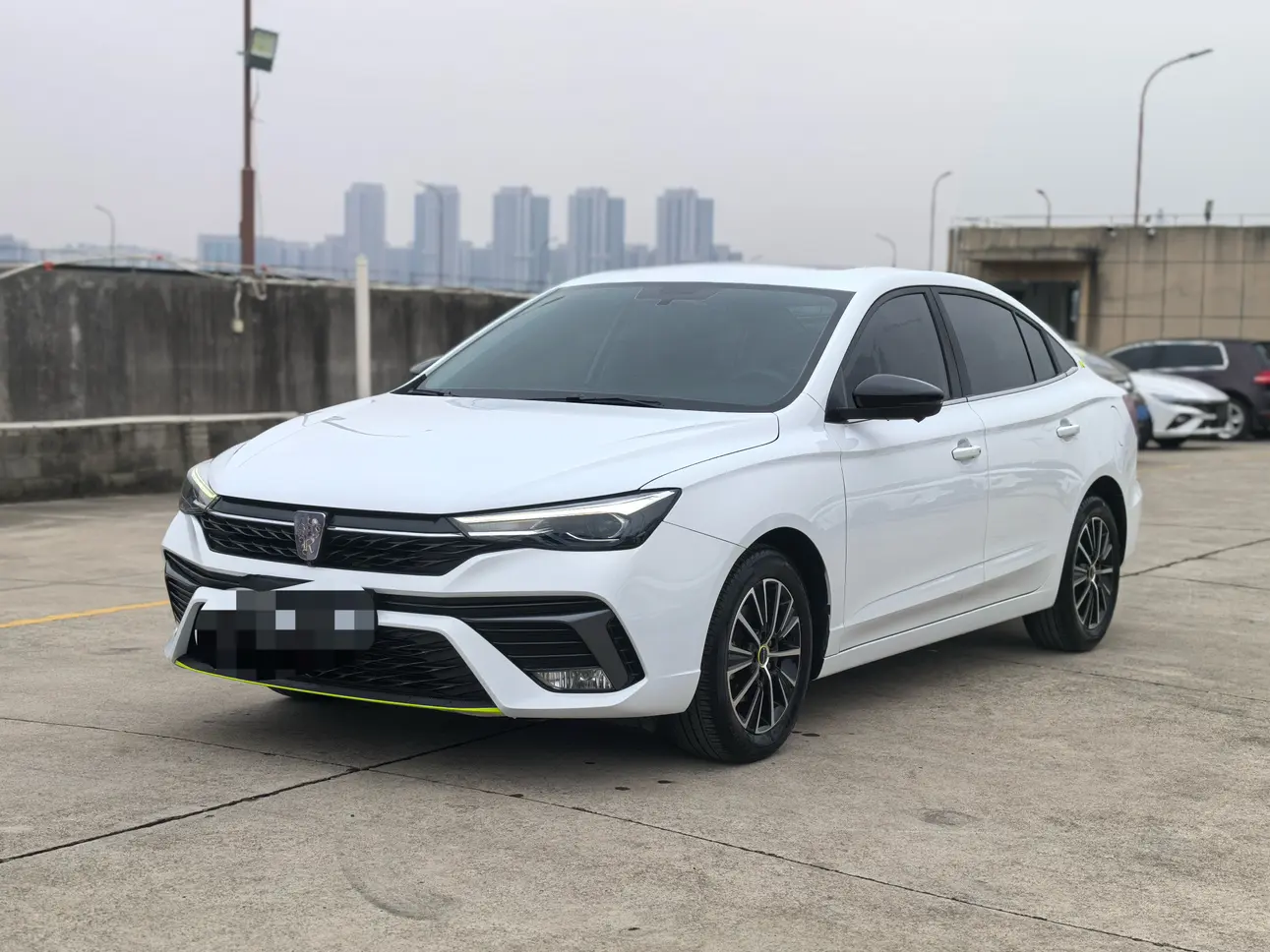 Roewe i5