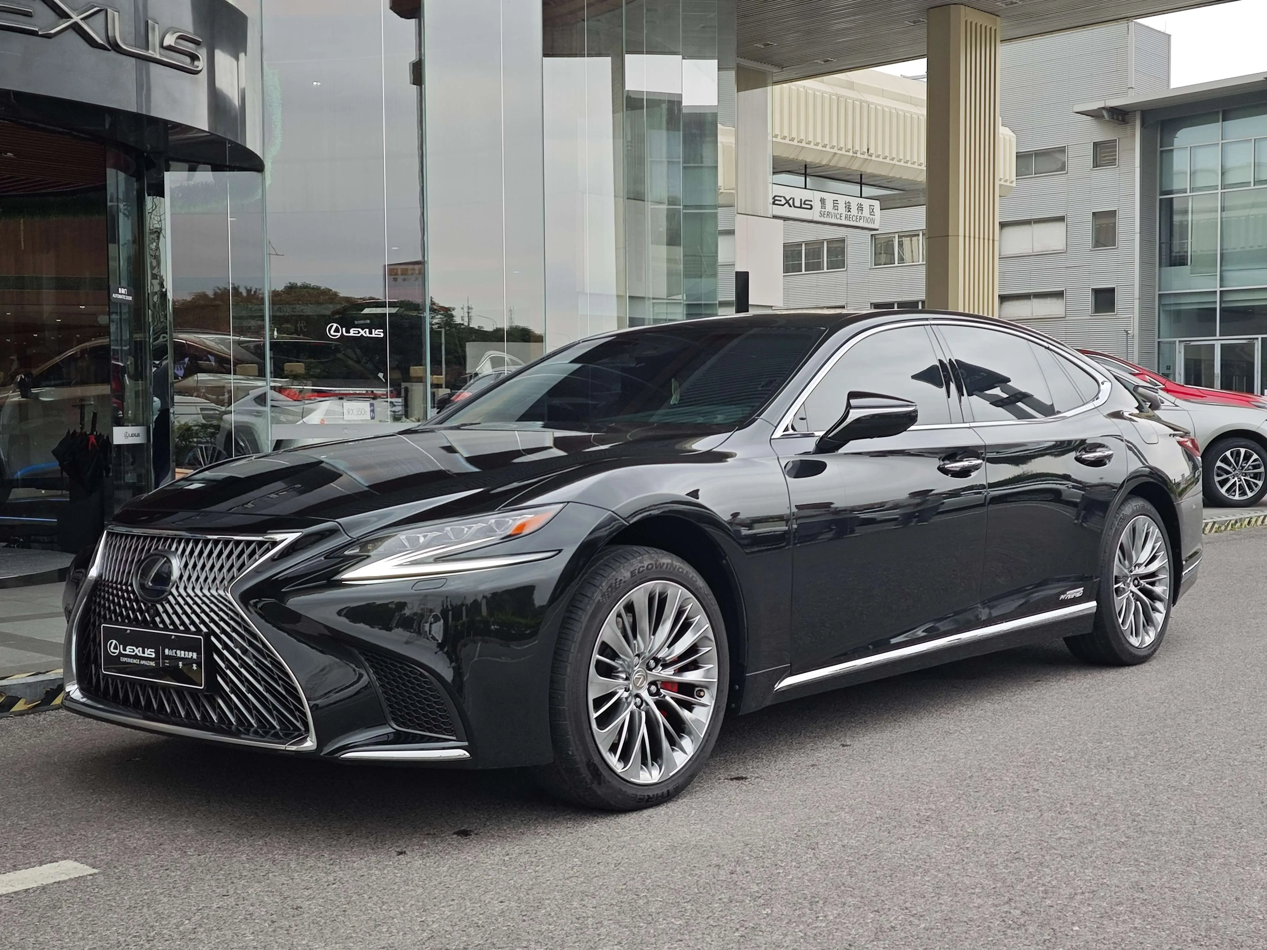 Lexus LS