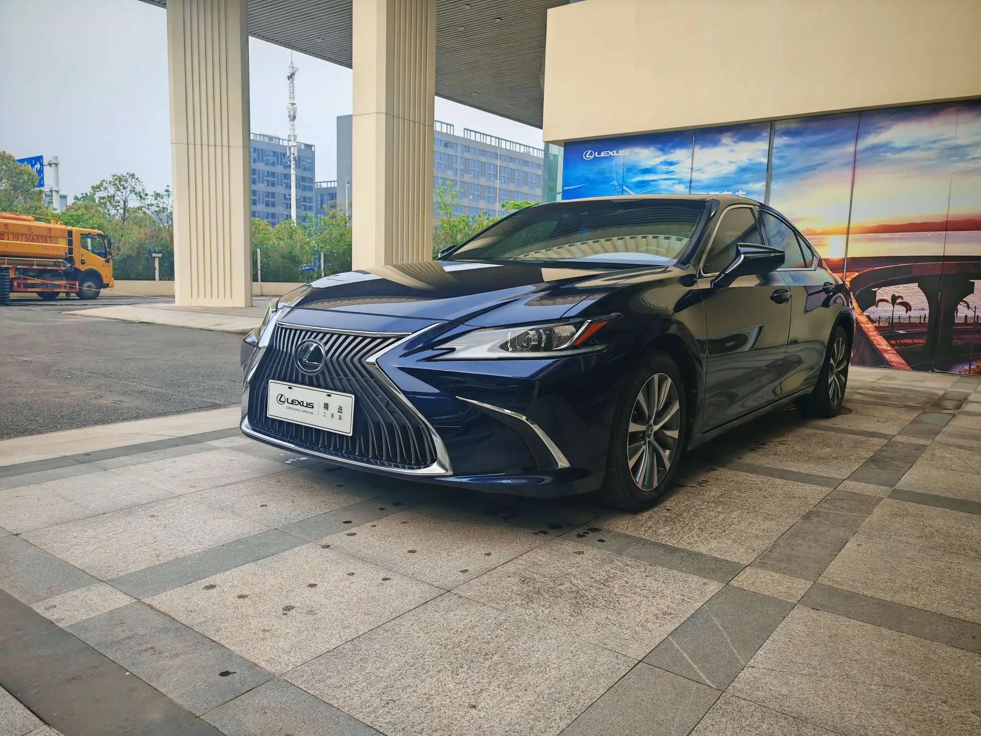 Lexus ES
