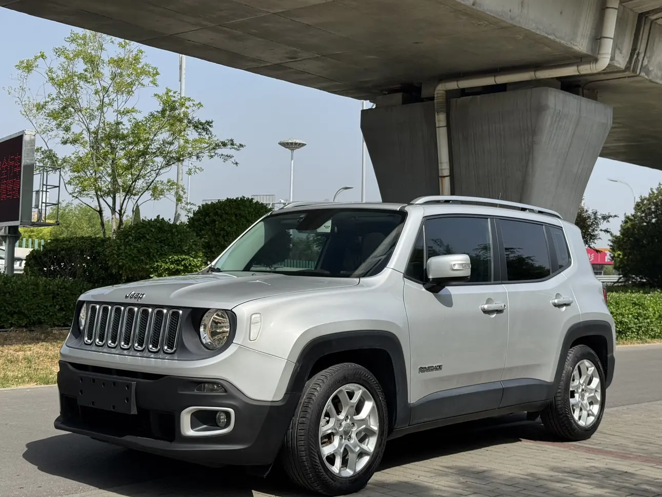Jeep Freeman