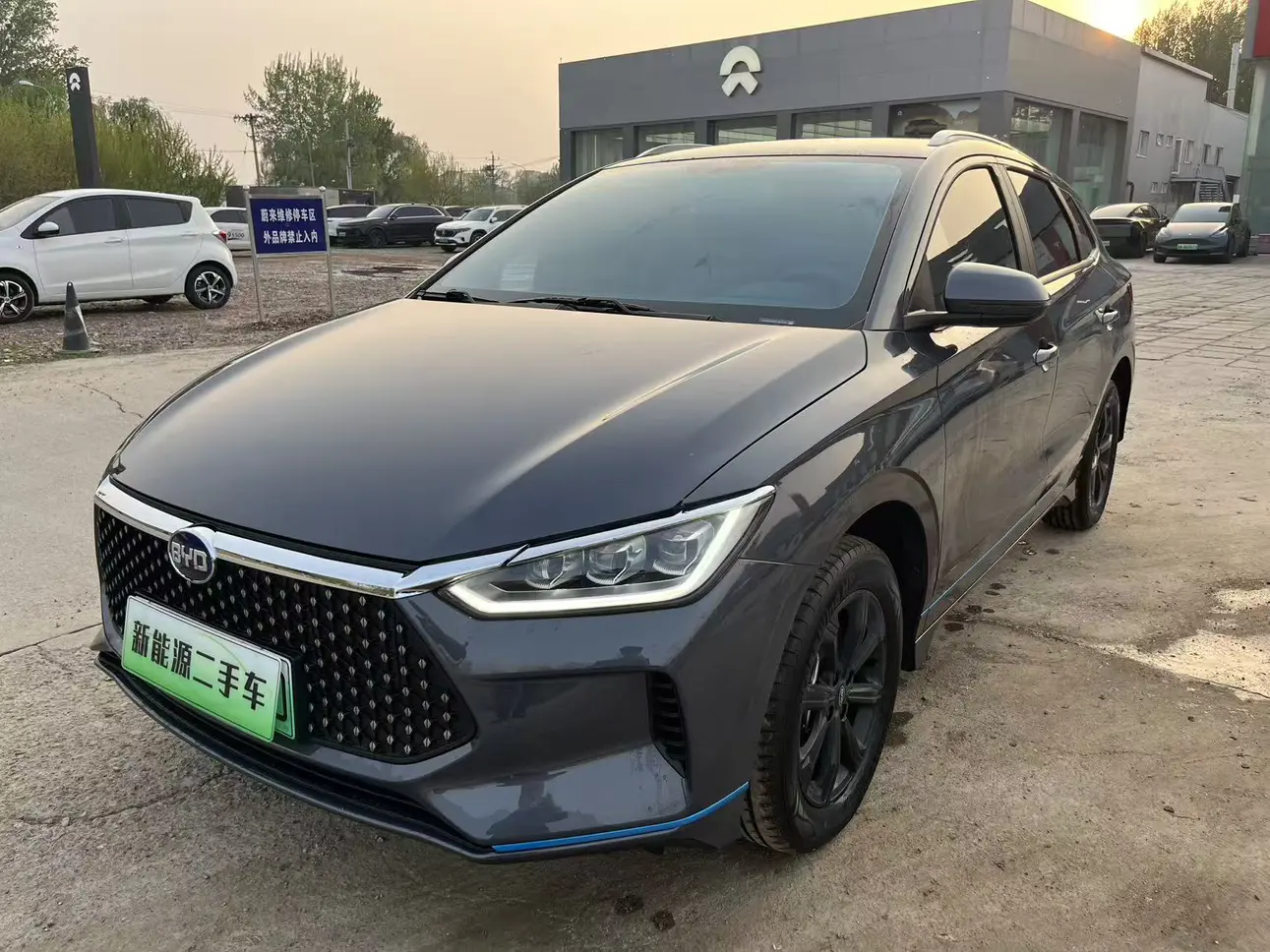 BYD e2