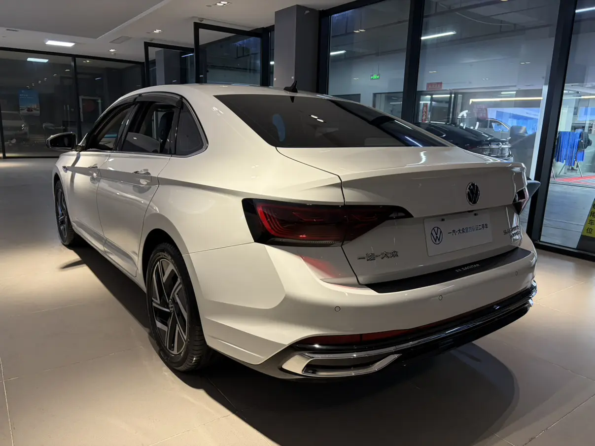 Volkswagen Sagitar