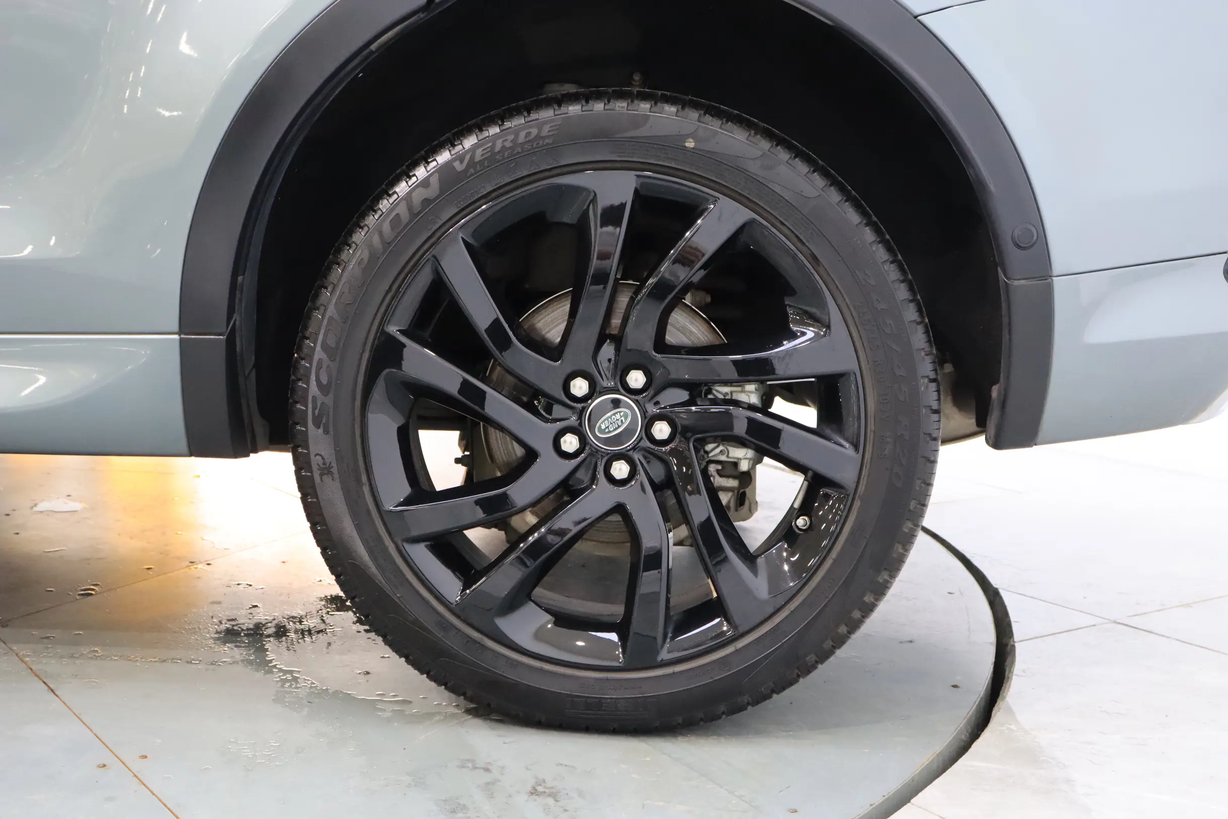 Land Rover Discover the magic