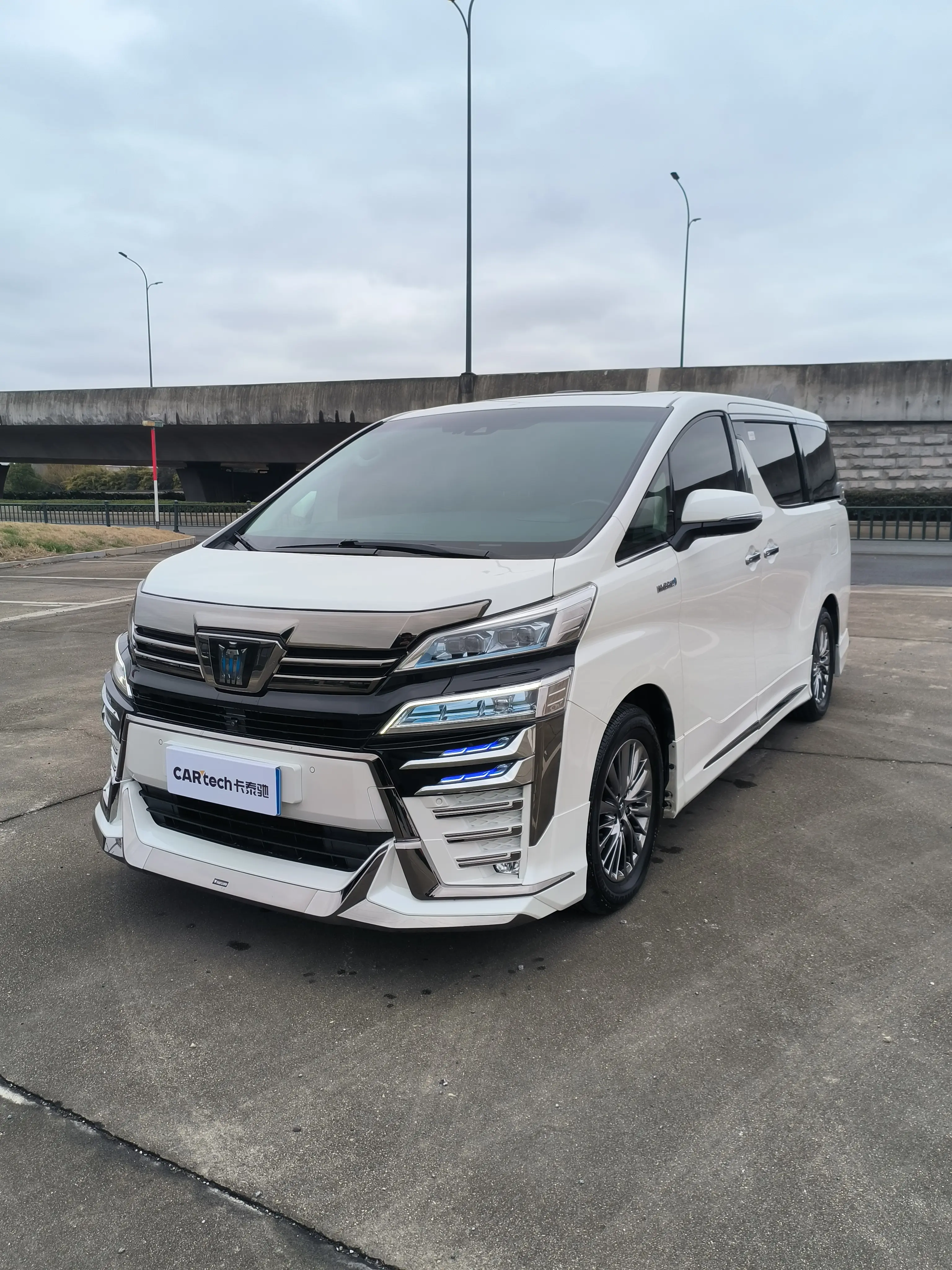 Toyota Crown Wellfire