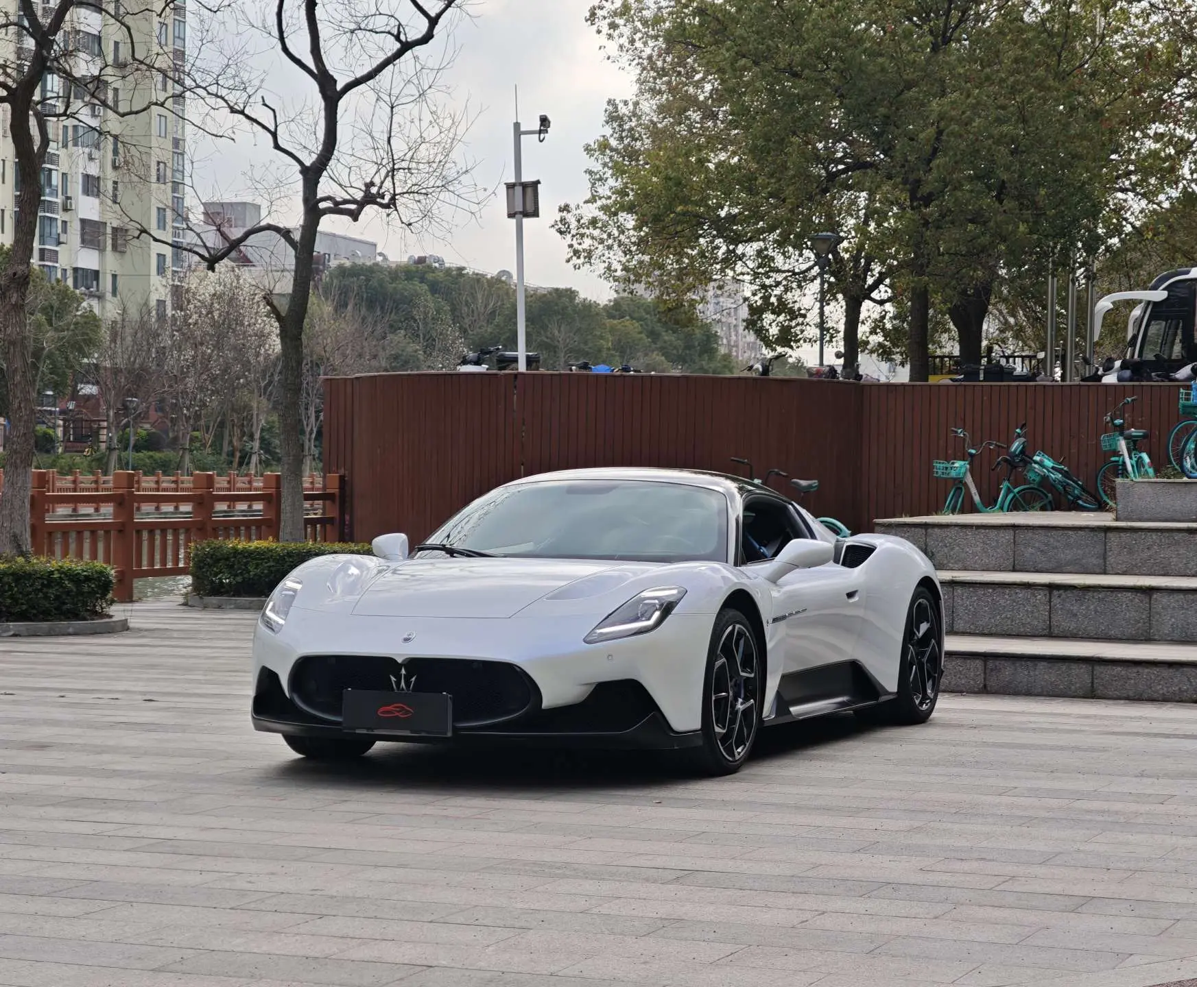 Maserati MC20