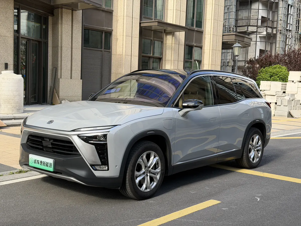 NIO ES8