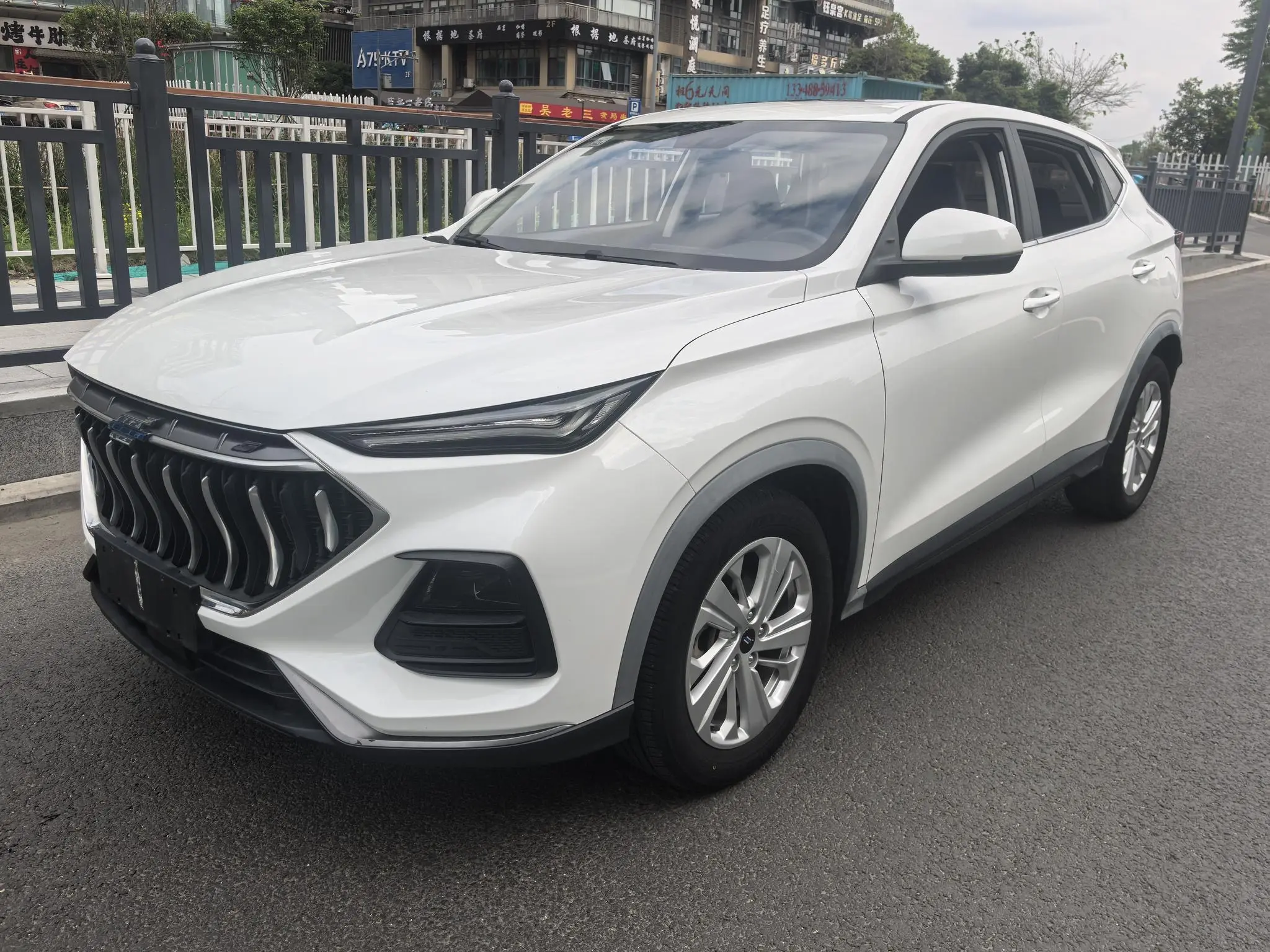 Oshan Changan Auchan X5