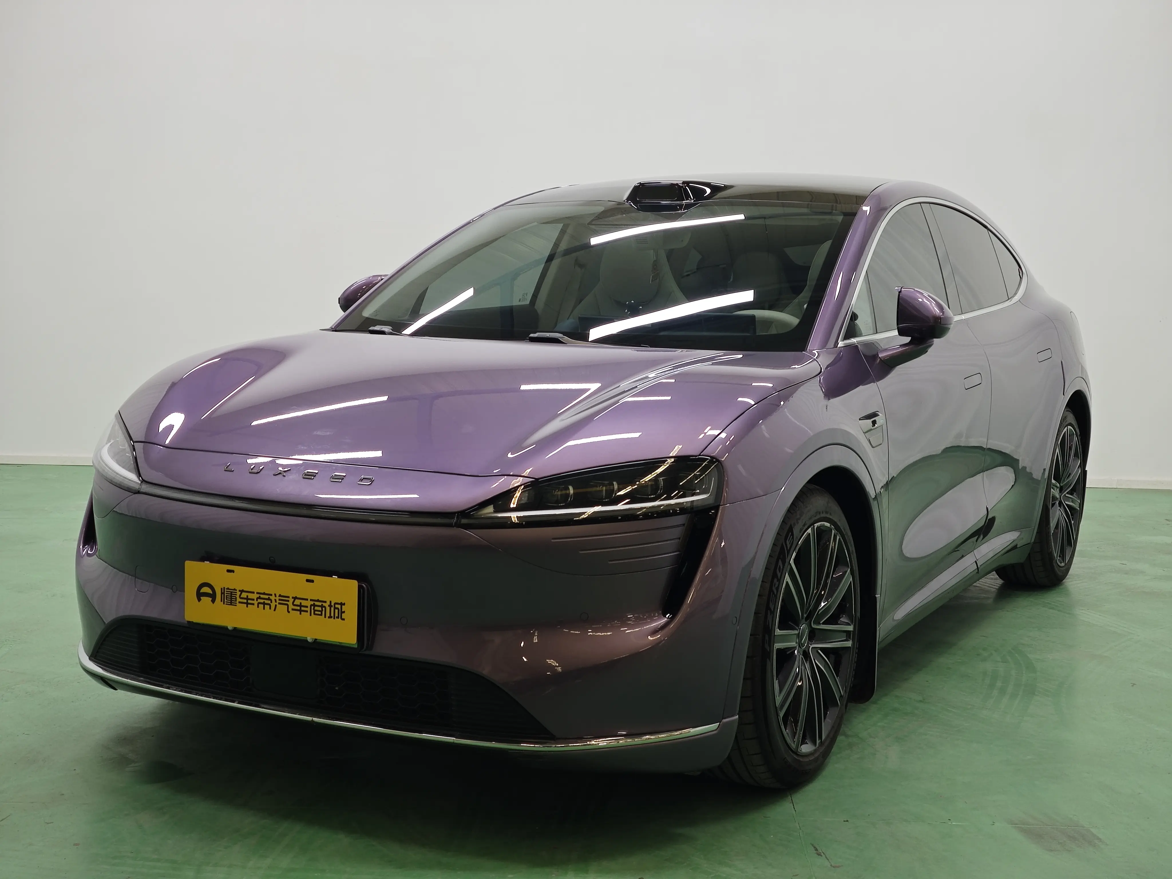 Luxeed Zhijie R7