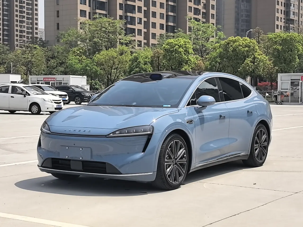Luxeed Zhijie R7