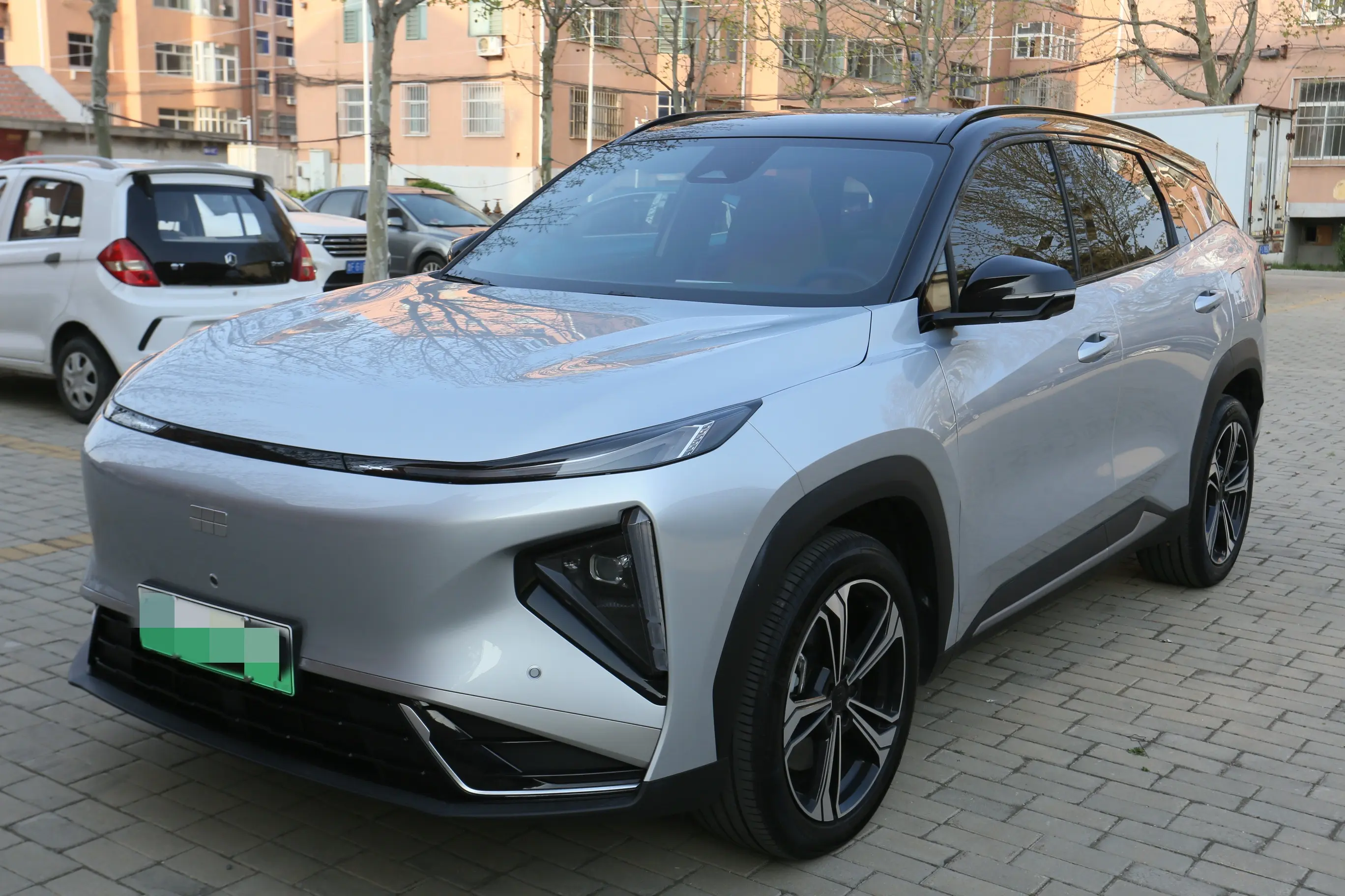 Geely Galaxy L7