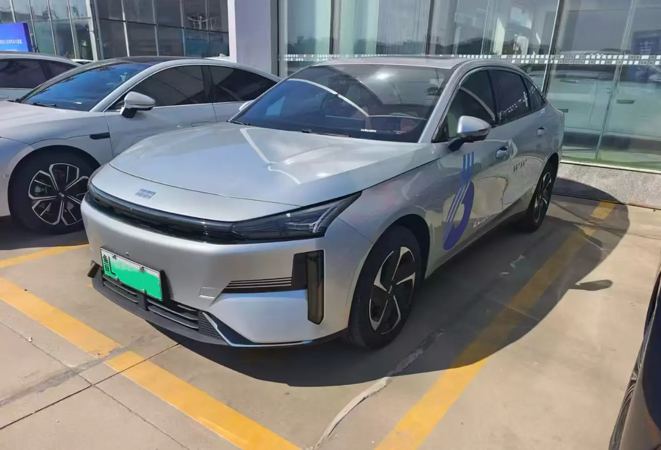 Geely Galaxy L6