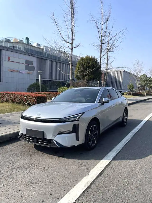 Geely Galaxy L6