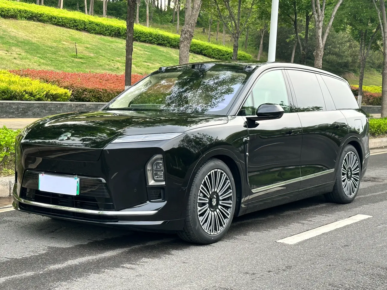 NIO ES8