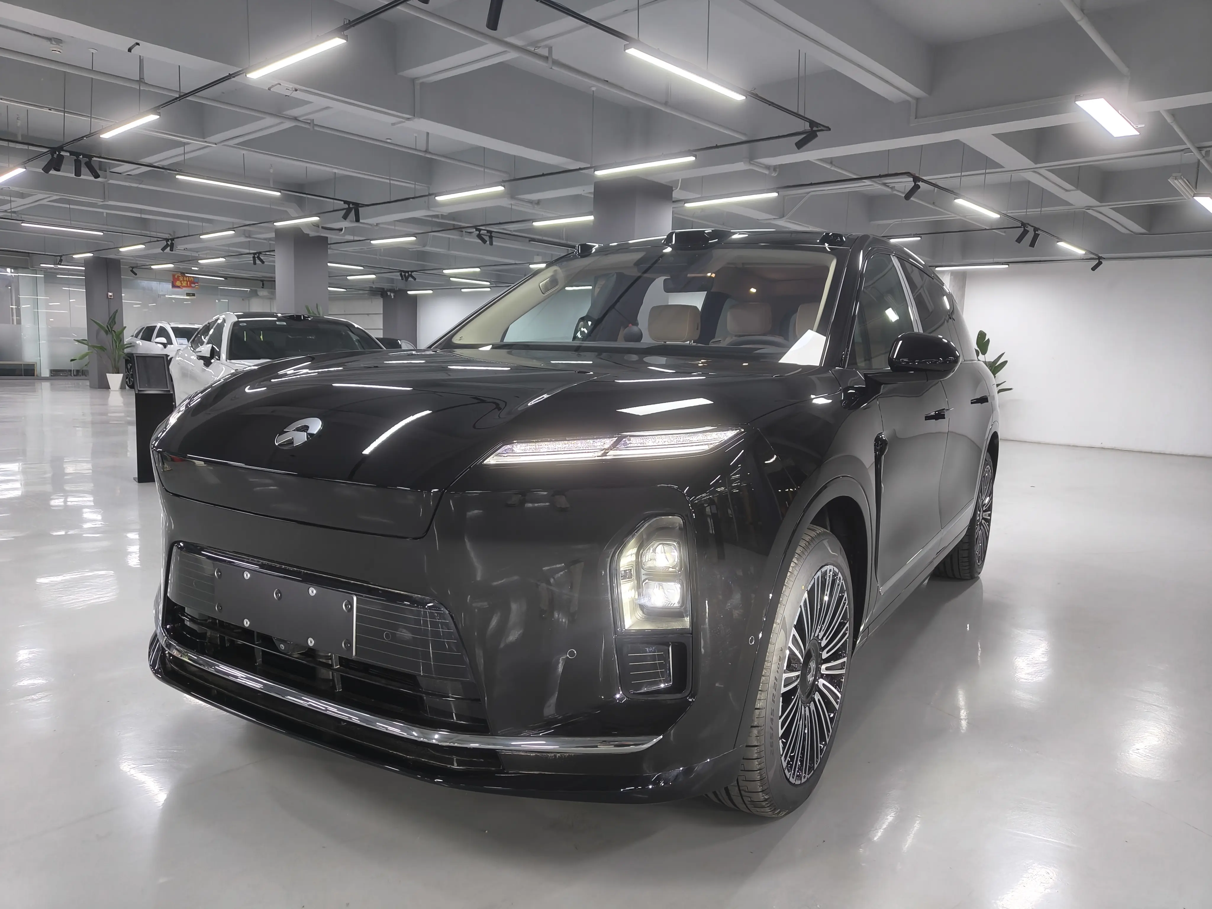 NIO ES8