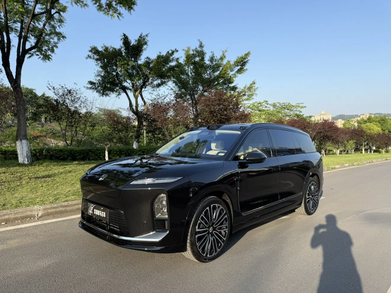 NIO ES8