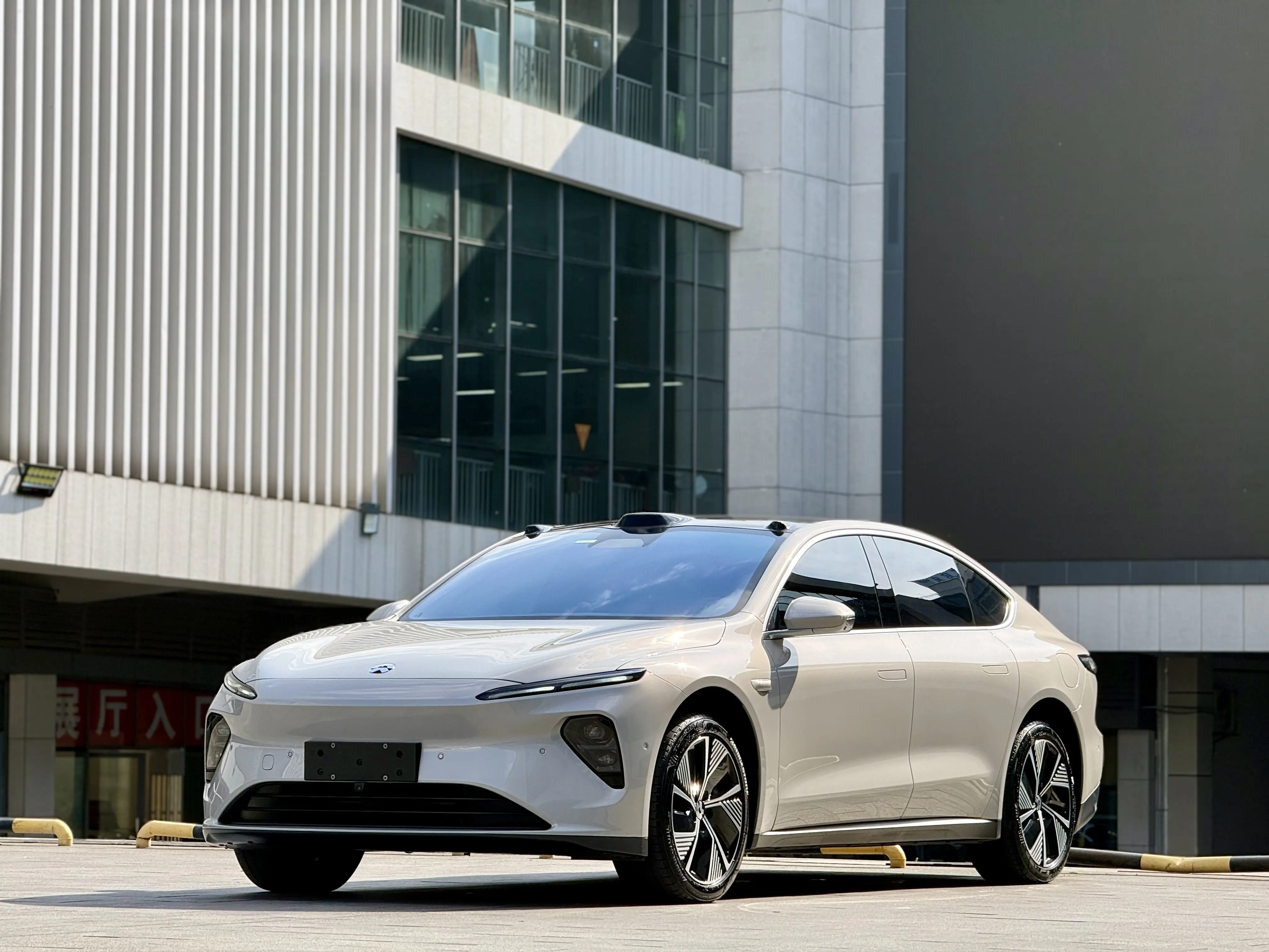 NIO ET7