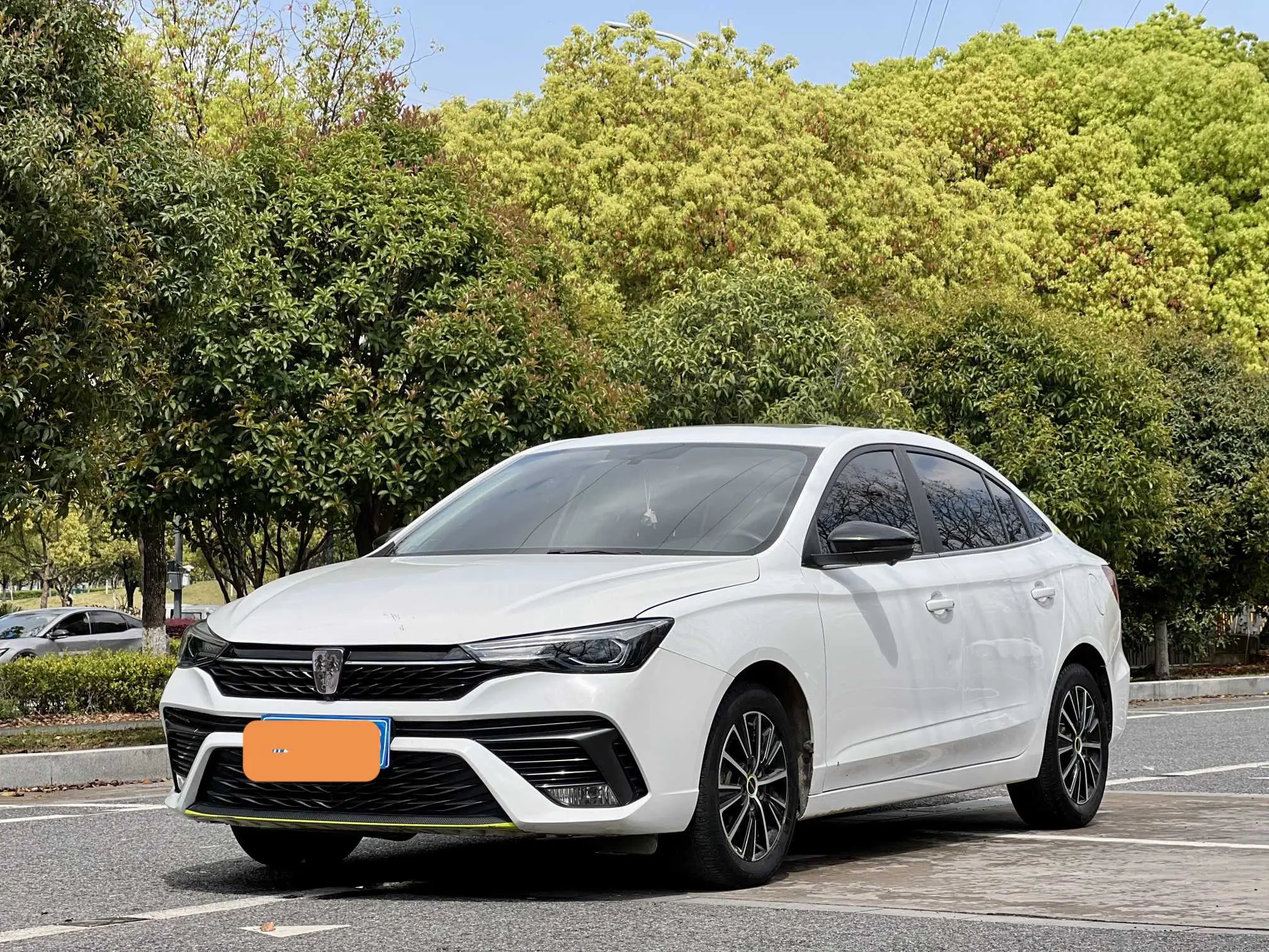 Roewe i5