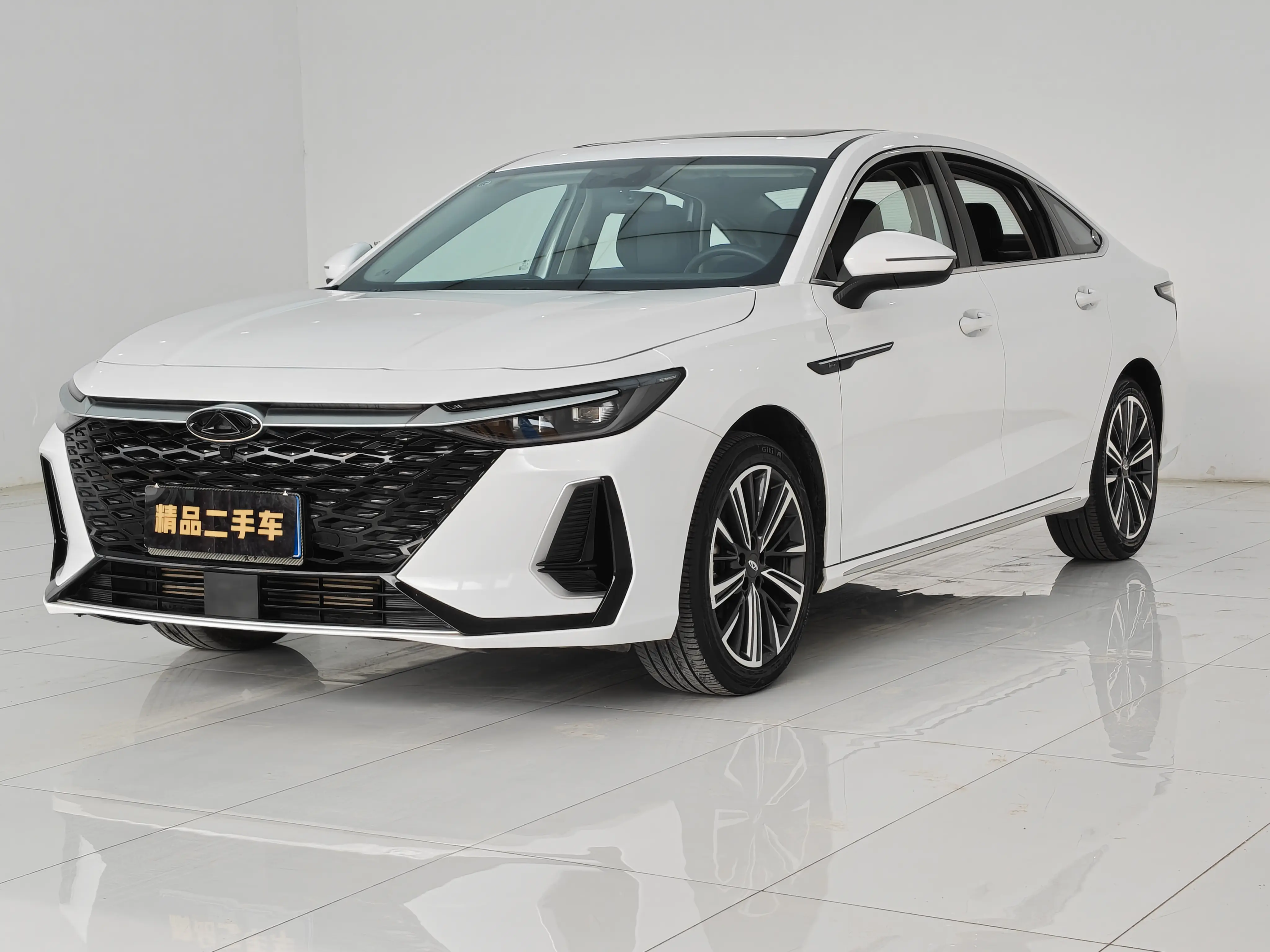 Chery Arrizo 8