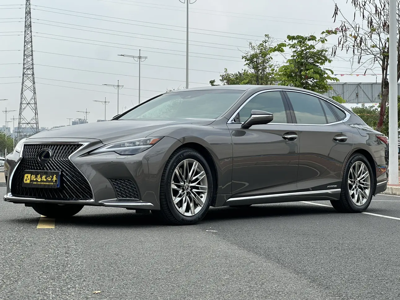 Lexus LS