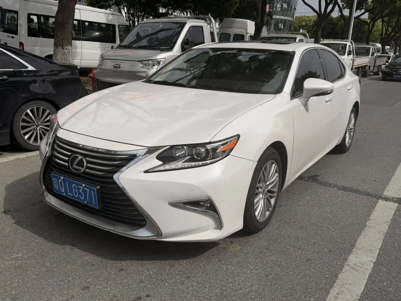 Lexus ES