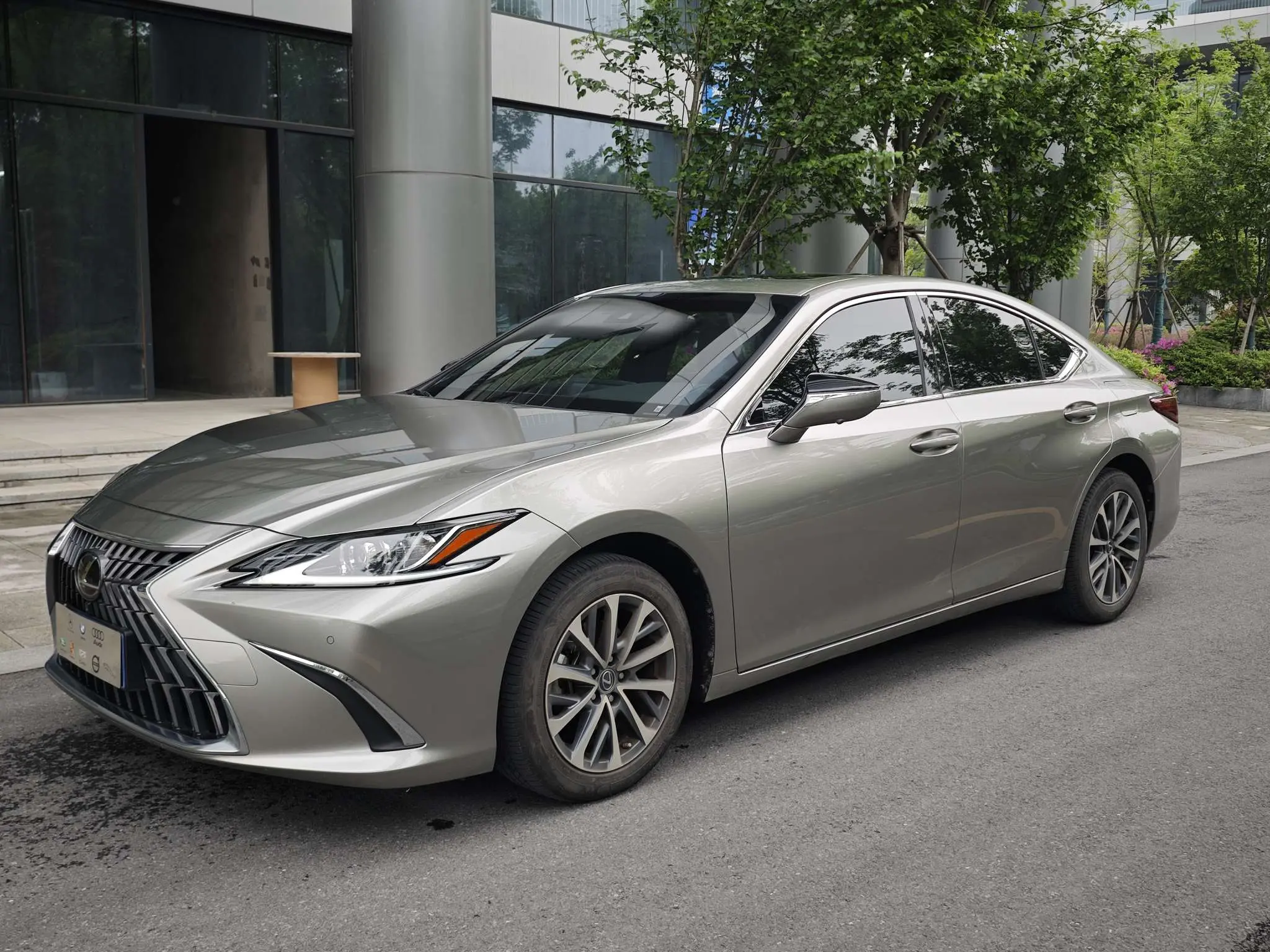 Lexus ES
