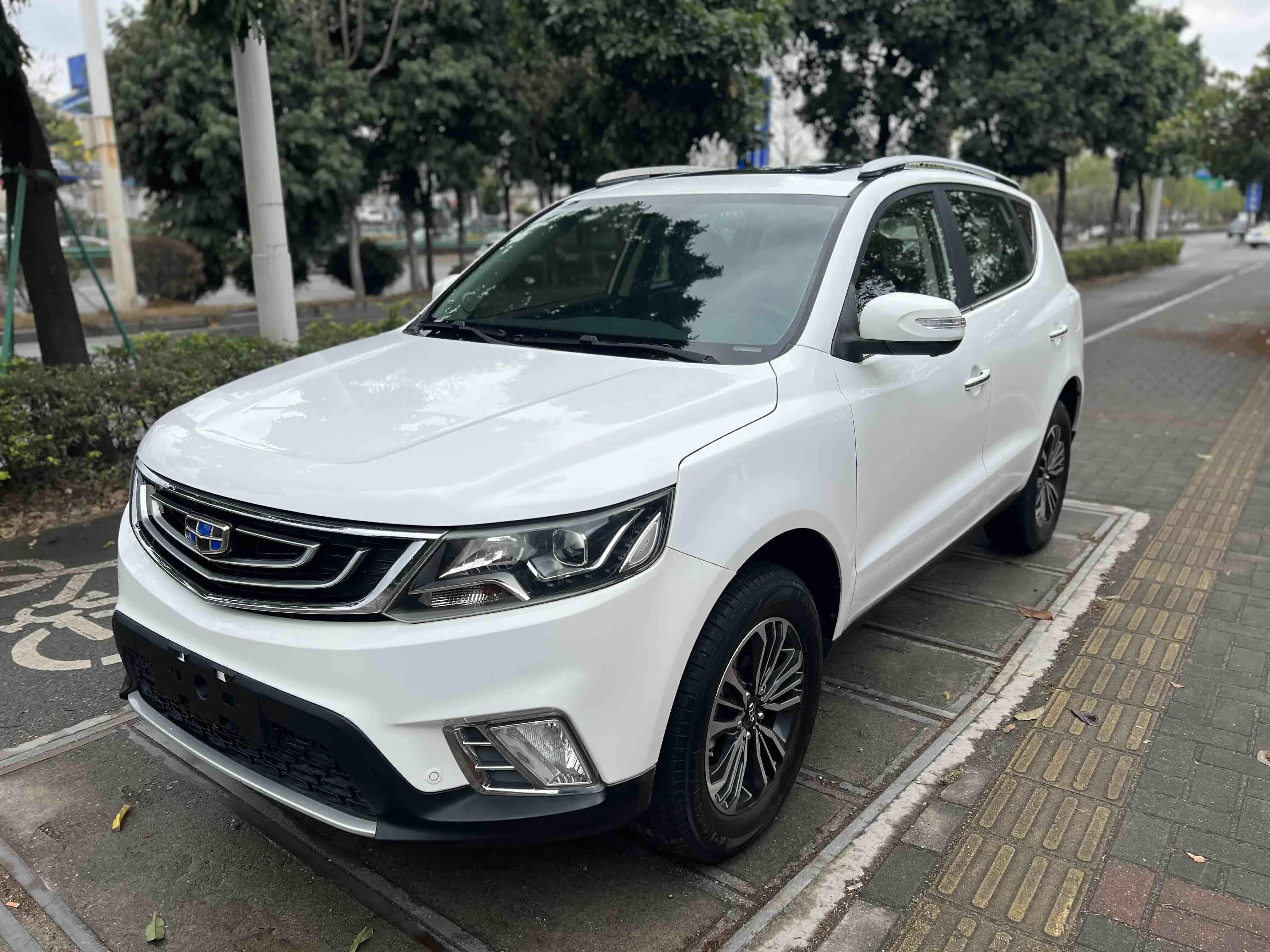 Geely Vision X6