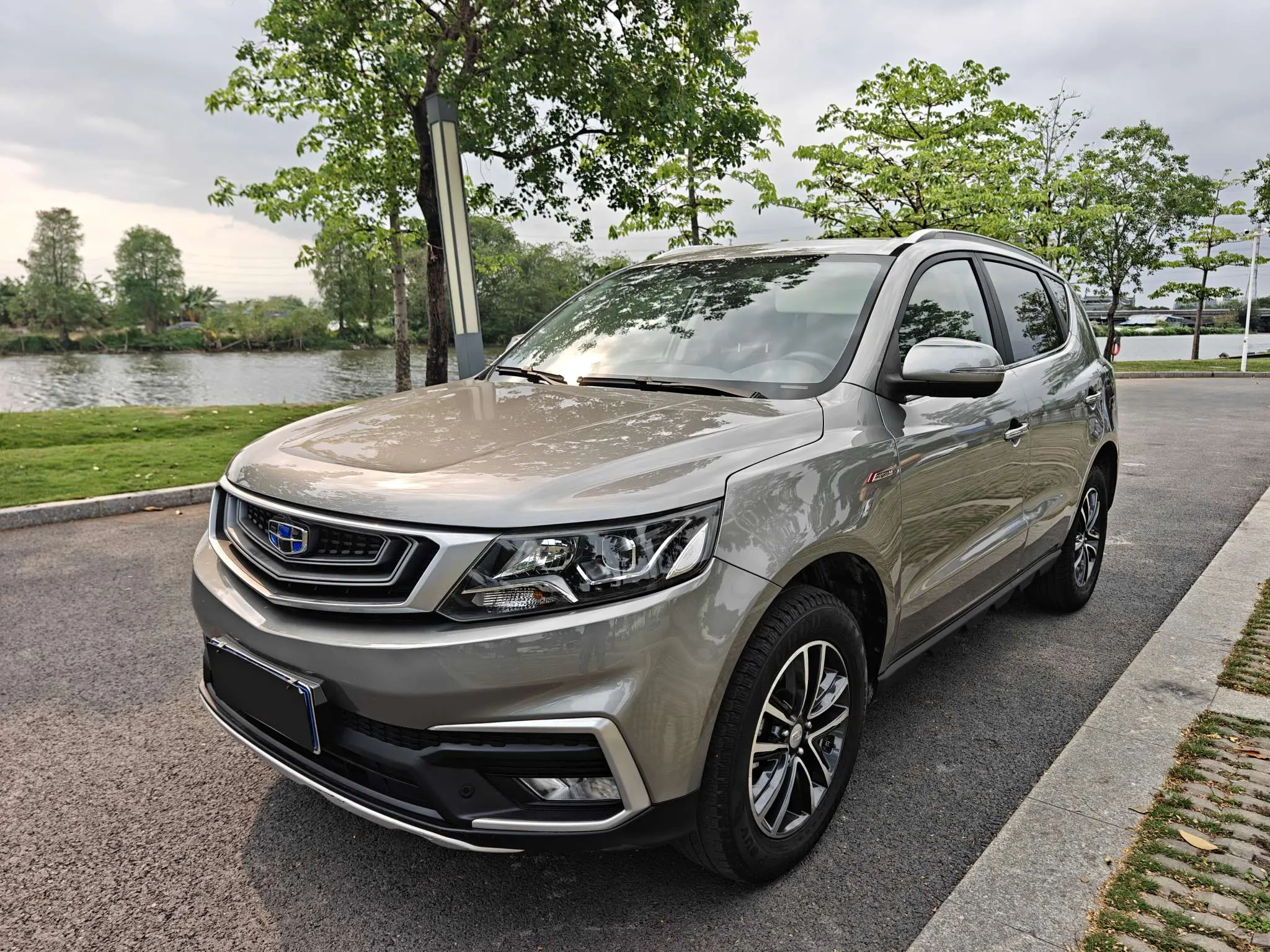 Geely Vision X6