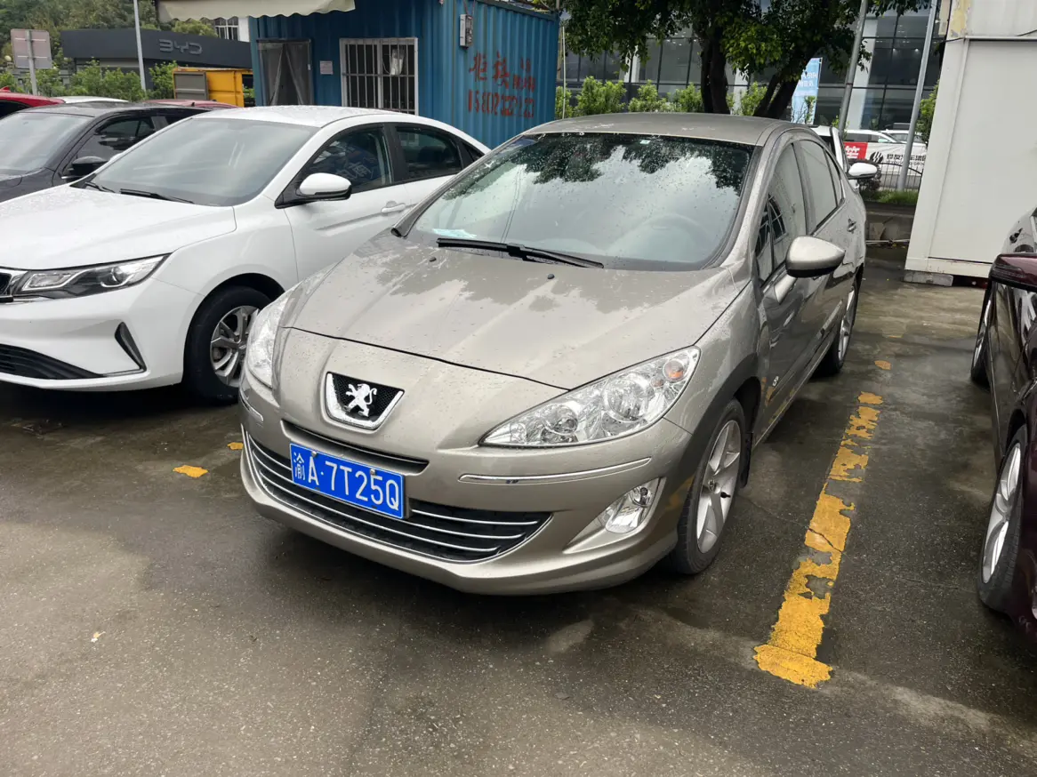Peugeot 408