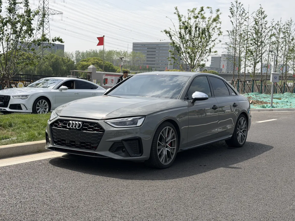 Audi S4