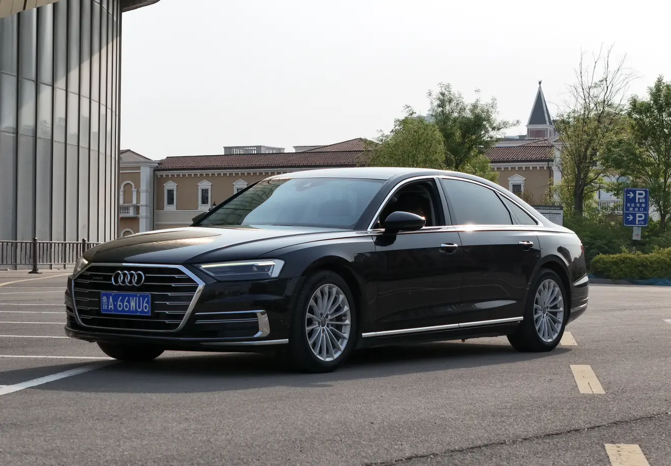 Audi A8